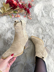 SUEDE COWBOY LAARS - TAUPE