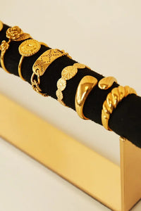 RINGE DISPLAY - ZWART GOUD 