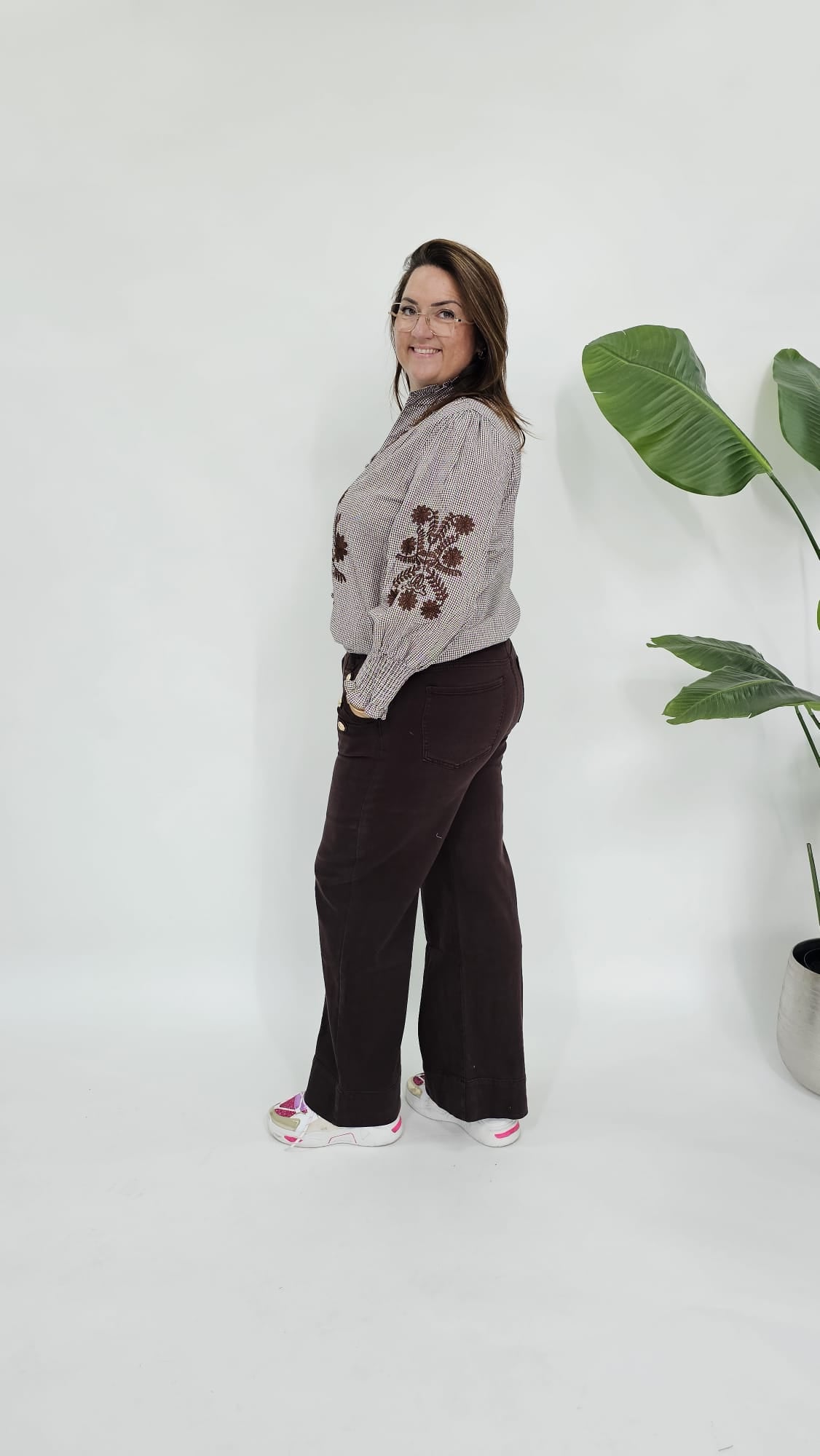 RUITJES BLOUSE MET BLOEMEN ESPRESSO