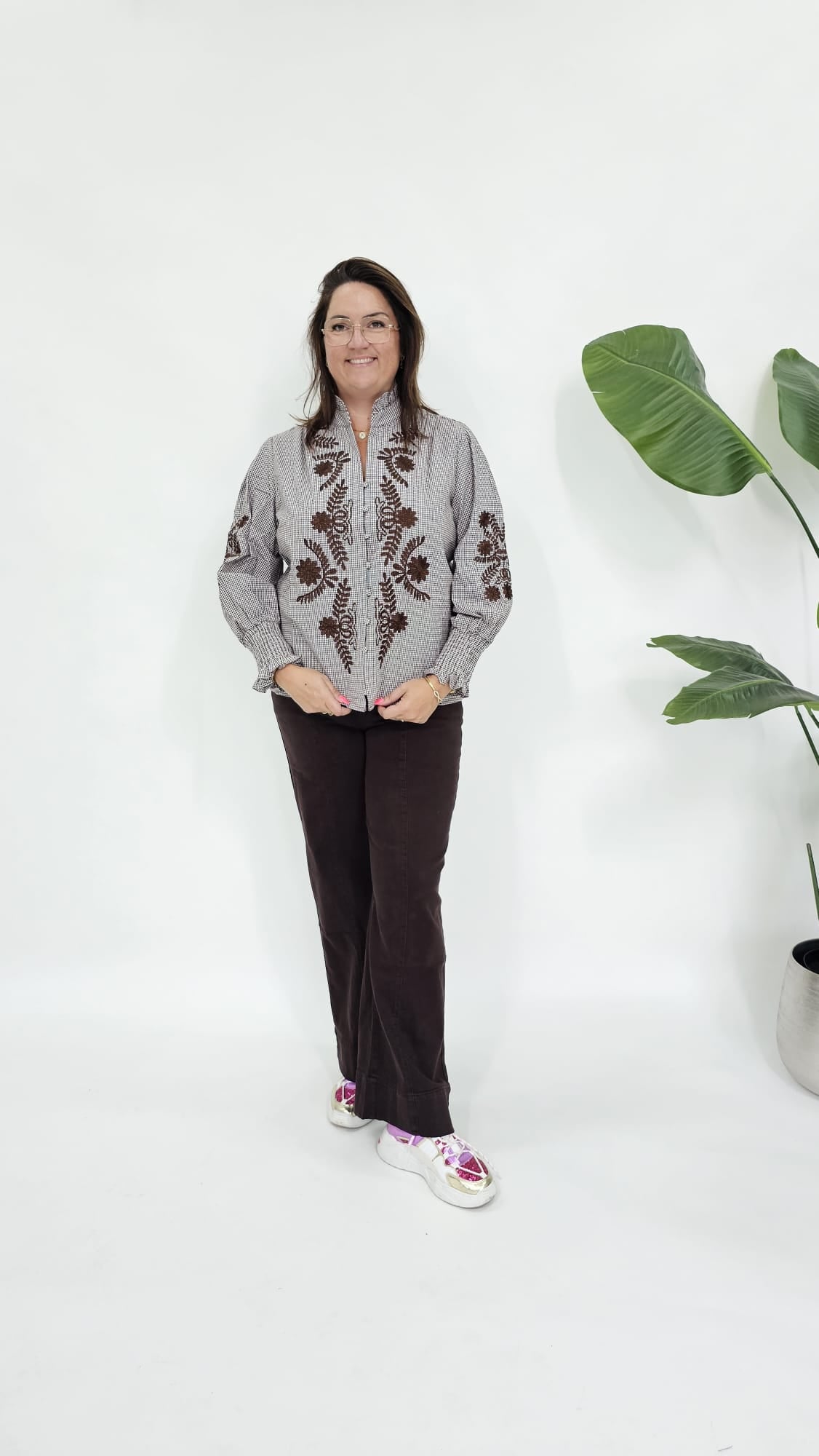RUITJES BLOUSE MET BLOEMEN ESPRESSO