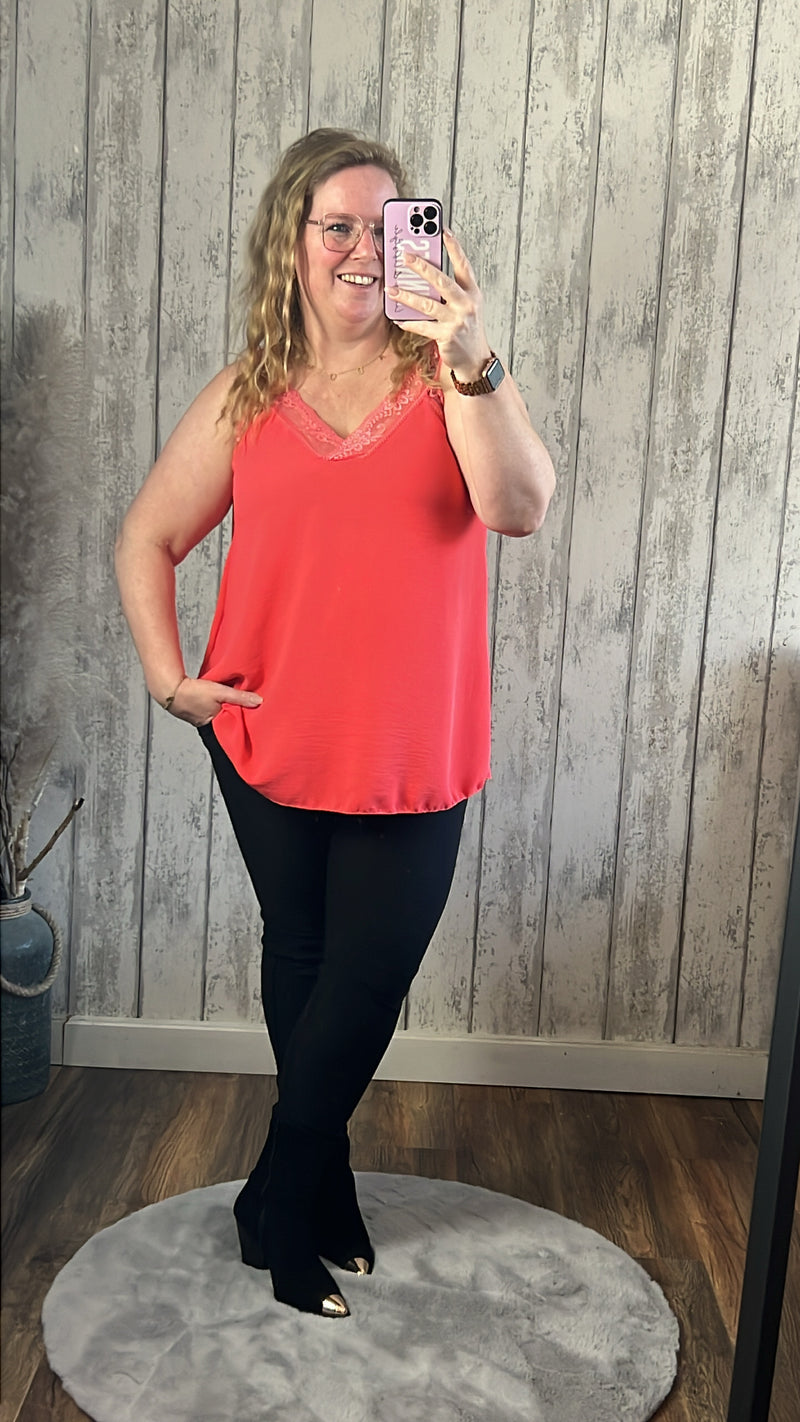 ESSIE TOP (36 t/m 46) - 26 KLEUREN