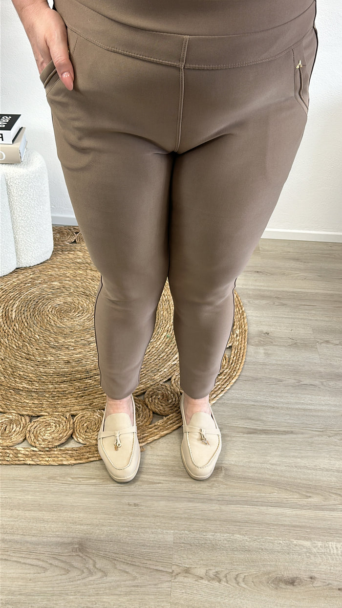 LADY TRAVEL TROUSER (36 t/m 52) - TAUPE