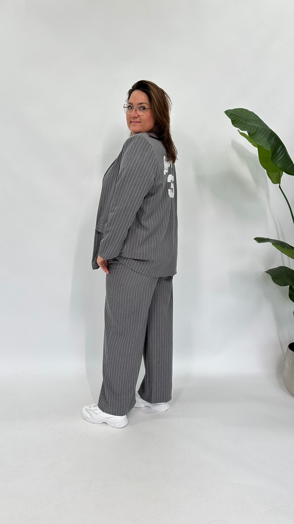 KRIJTSTREEP PANTALON GRIJS