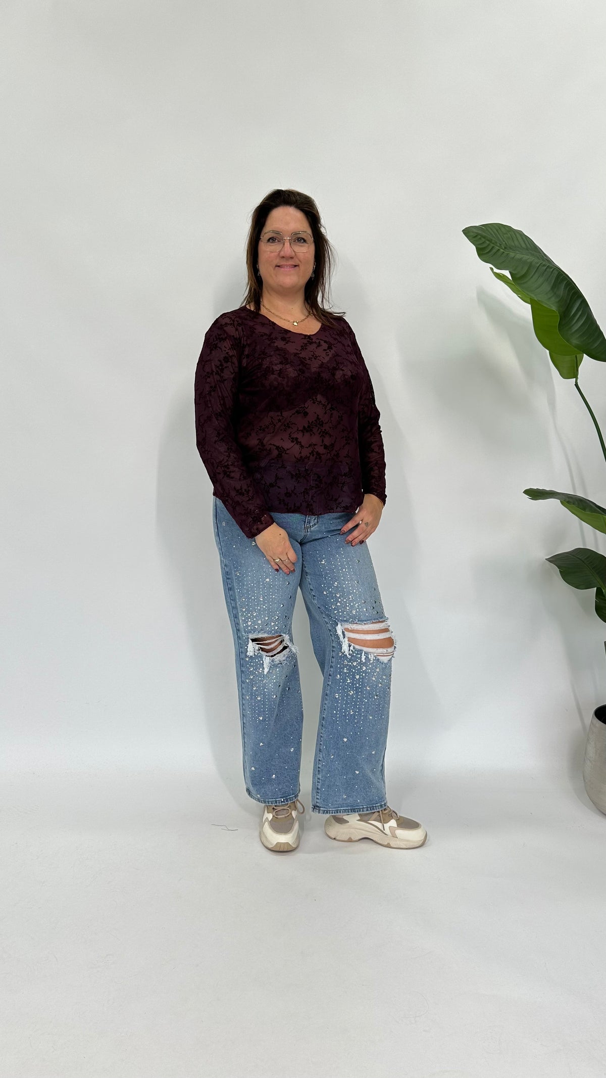 MESH TOP FLOWERS V-HALS BURGUNDY