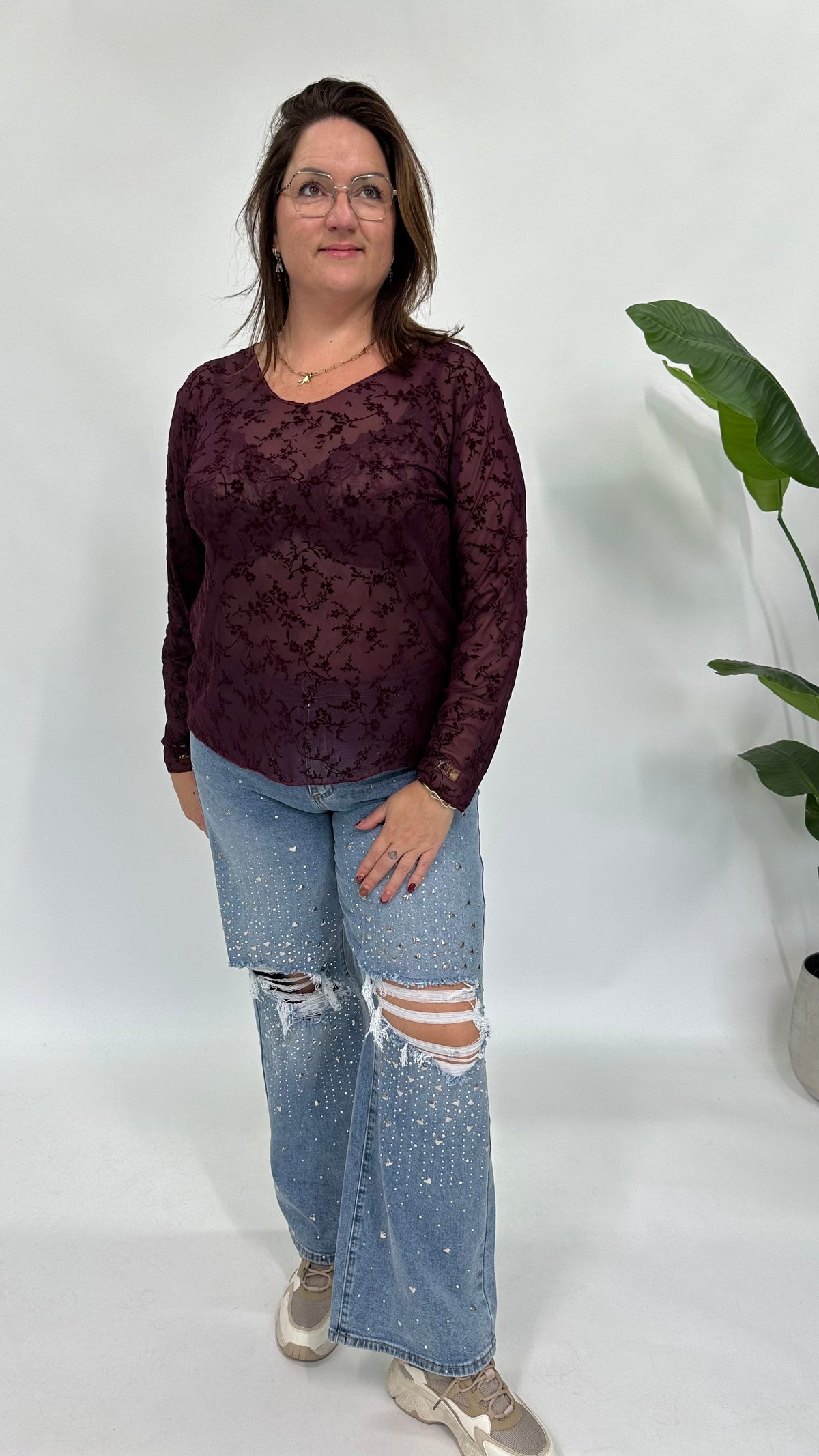 MESH TOP FLOWERS V-HALS BURGUNDY