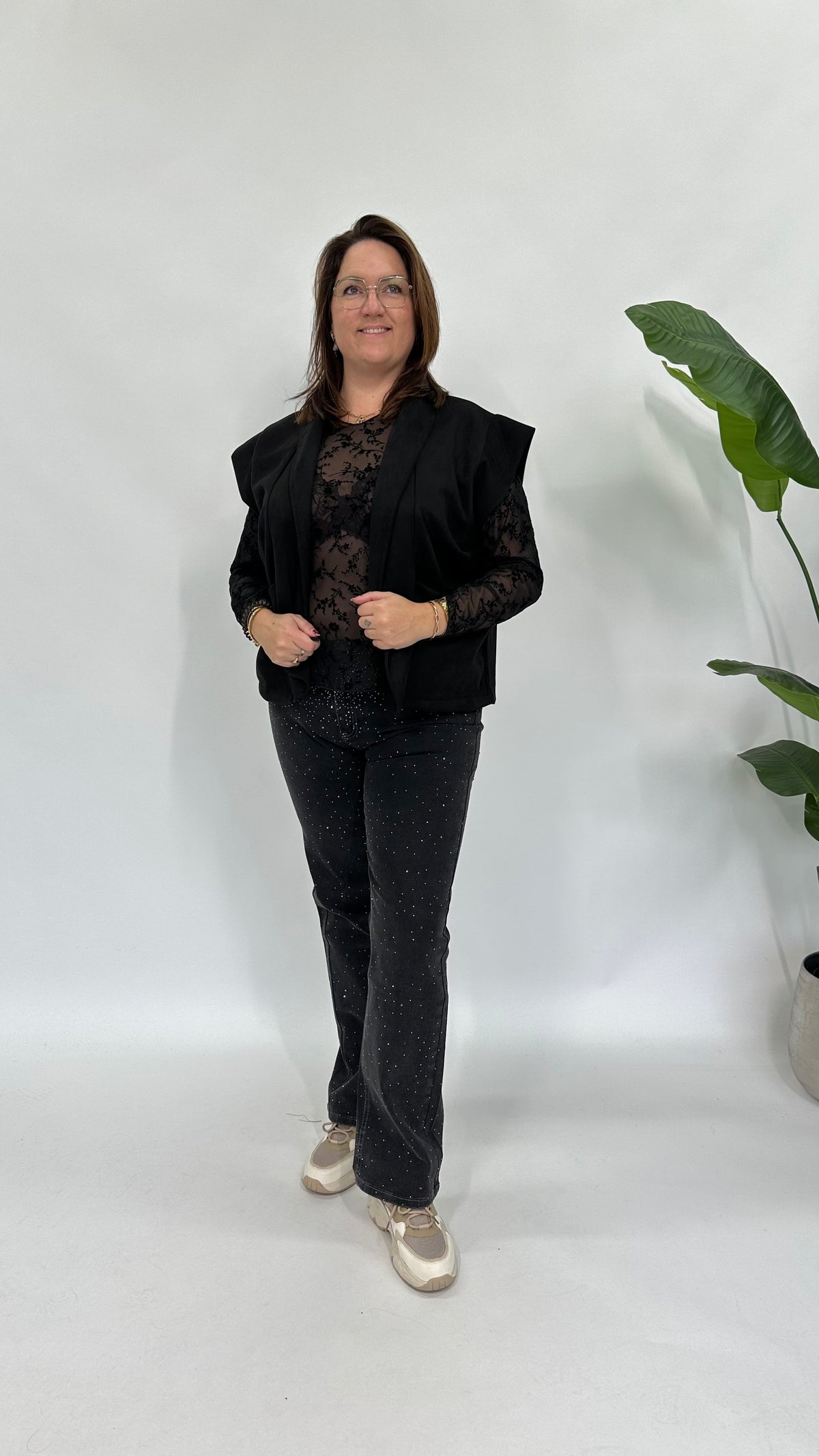 MESH TOP FLOWERS V-HALS ZWART