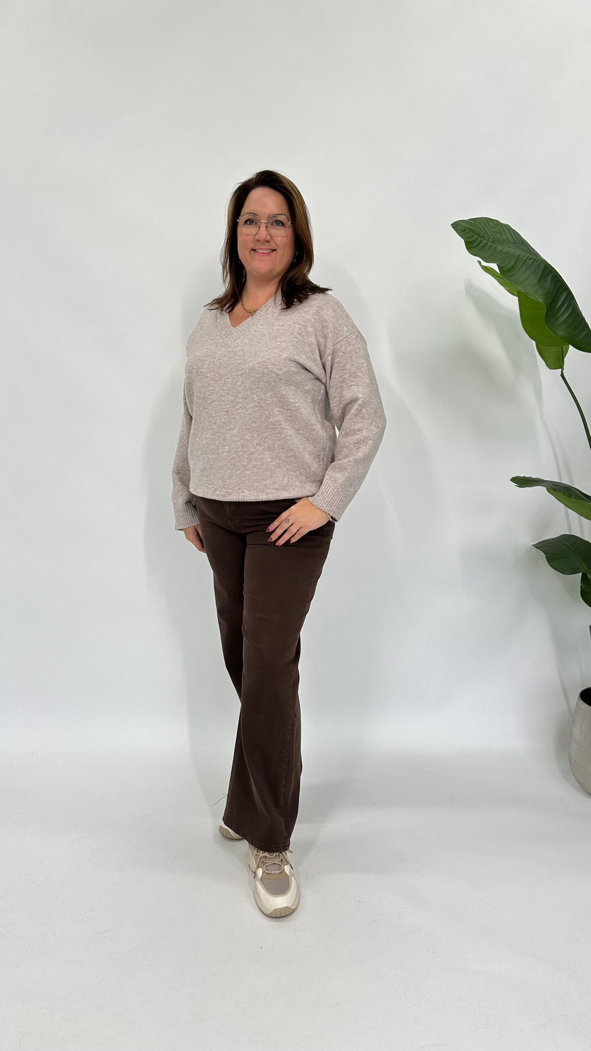 BASIC V-HALS TRUI TAUPE