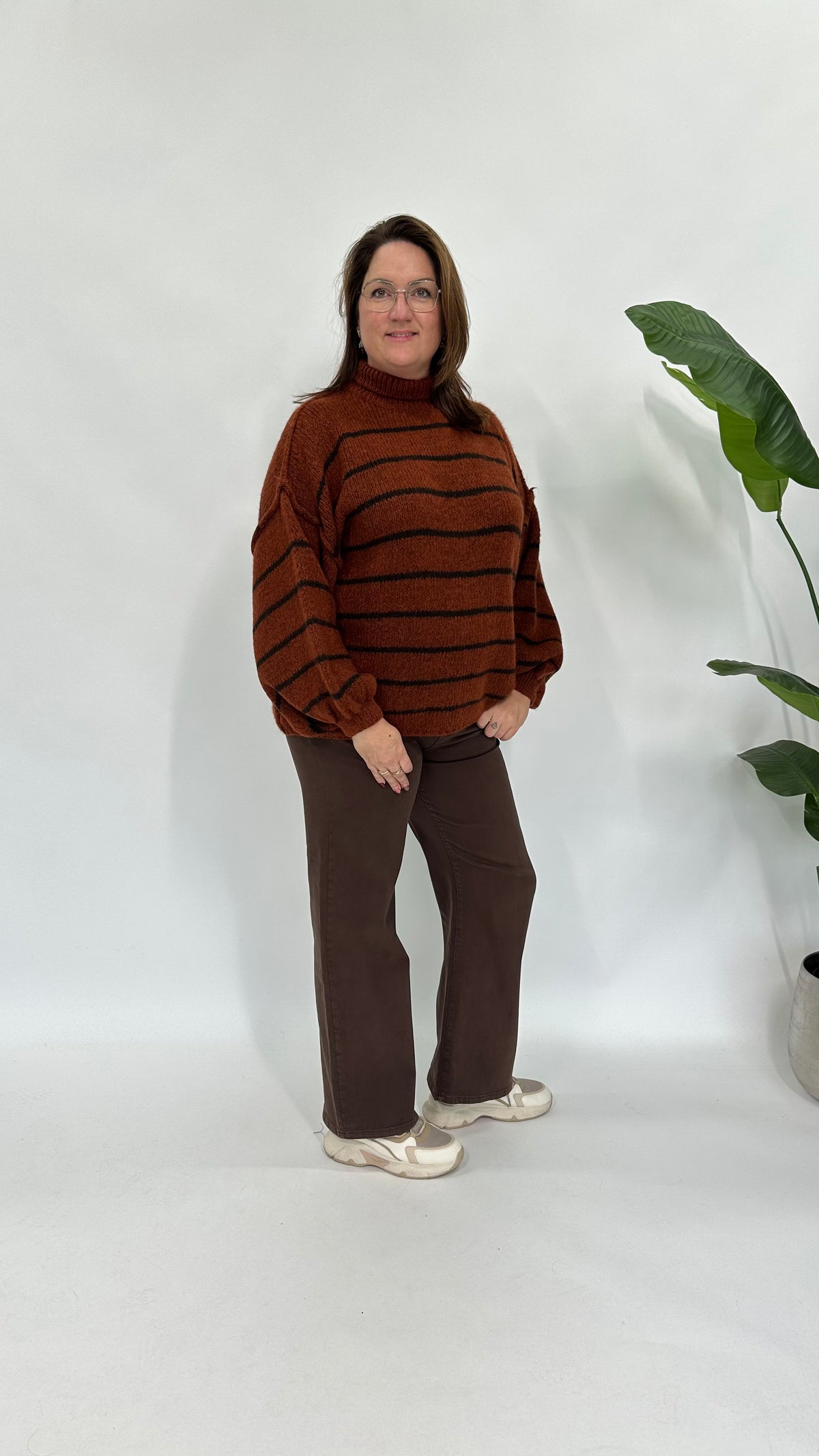 STREEP KNIT MET BALLONMOUW BRIQUE