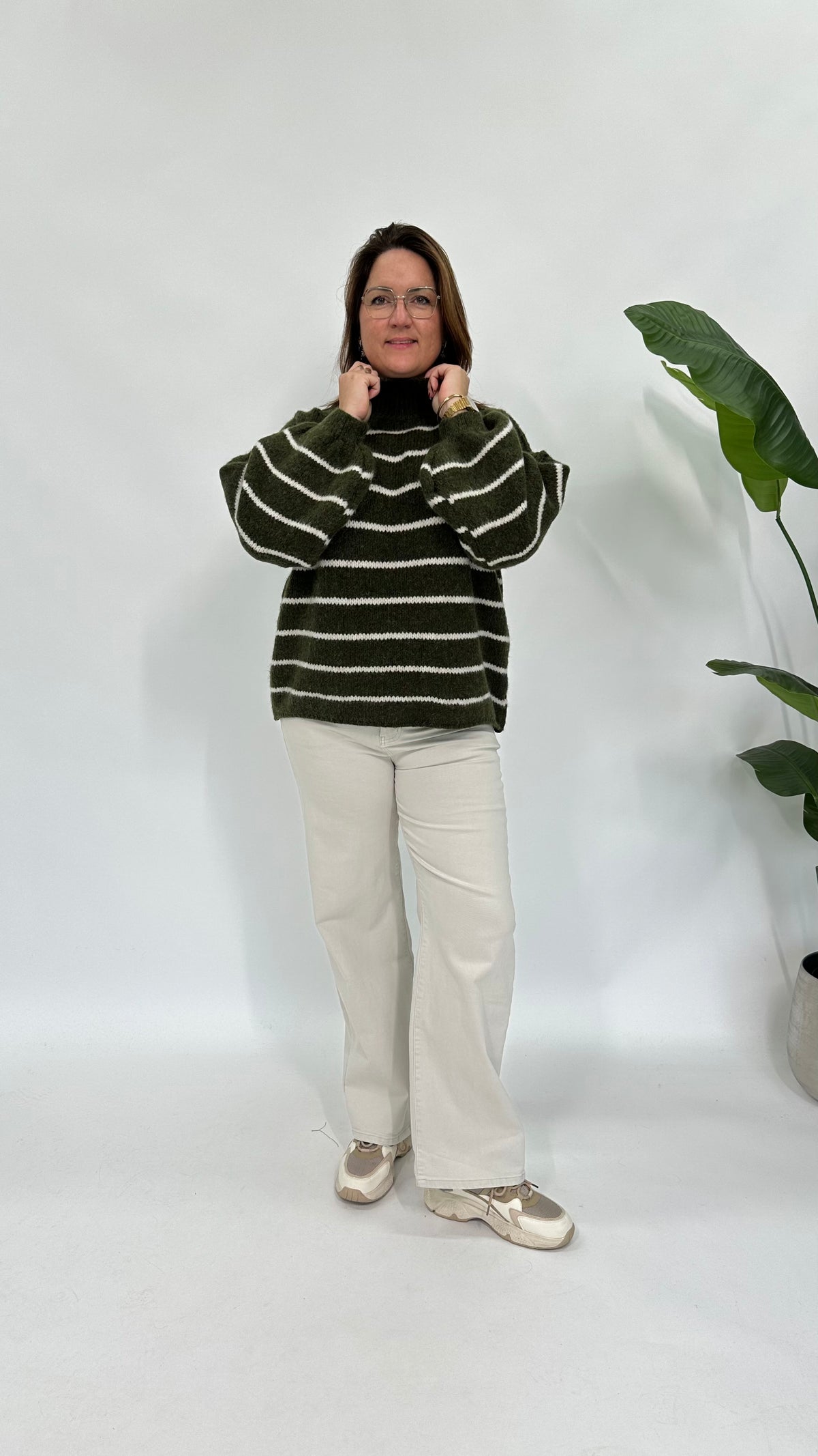 STREEP KNIT MET BALLONMOUW ARMY
