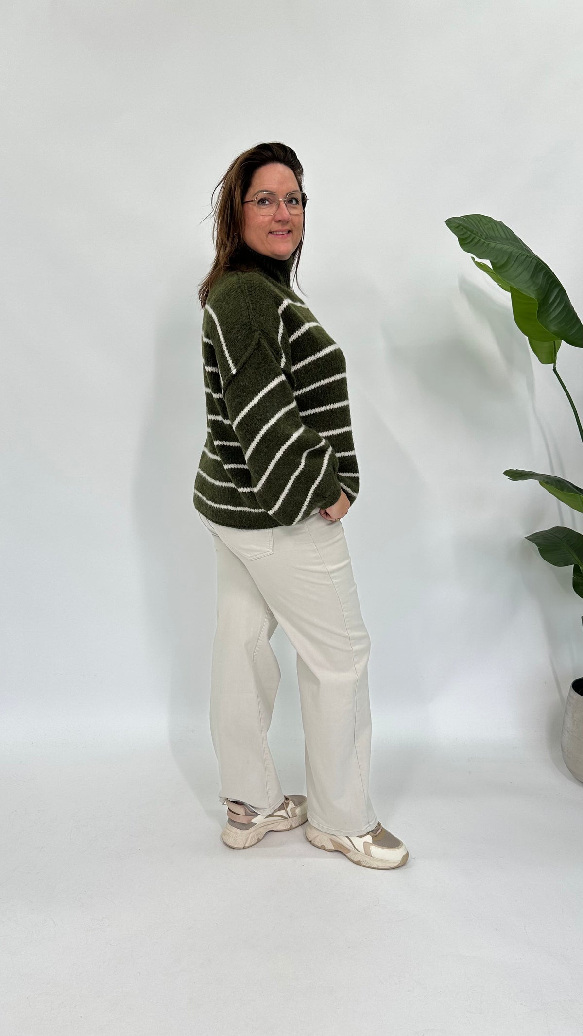 STREEP KNIT MET BALLONMOUW ARMY