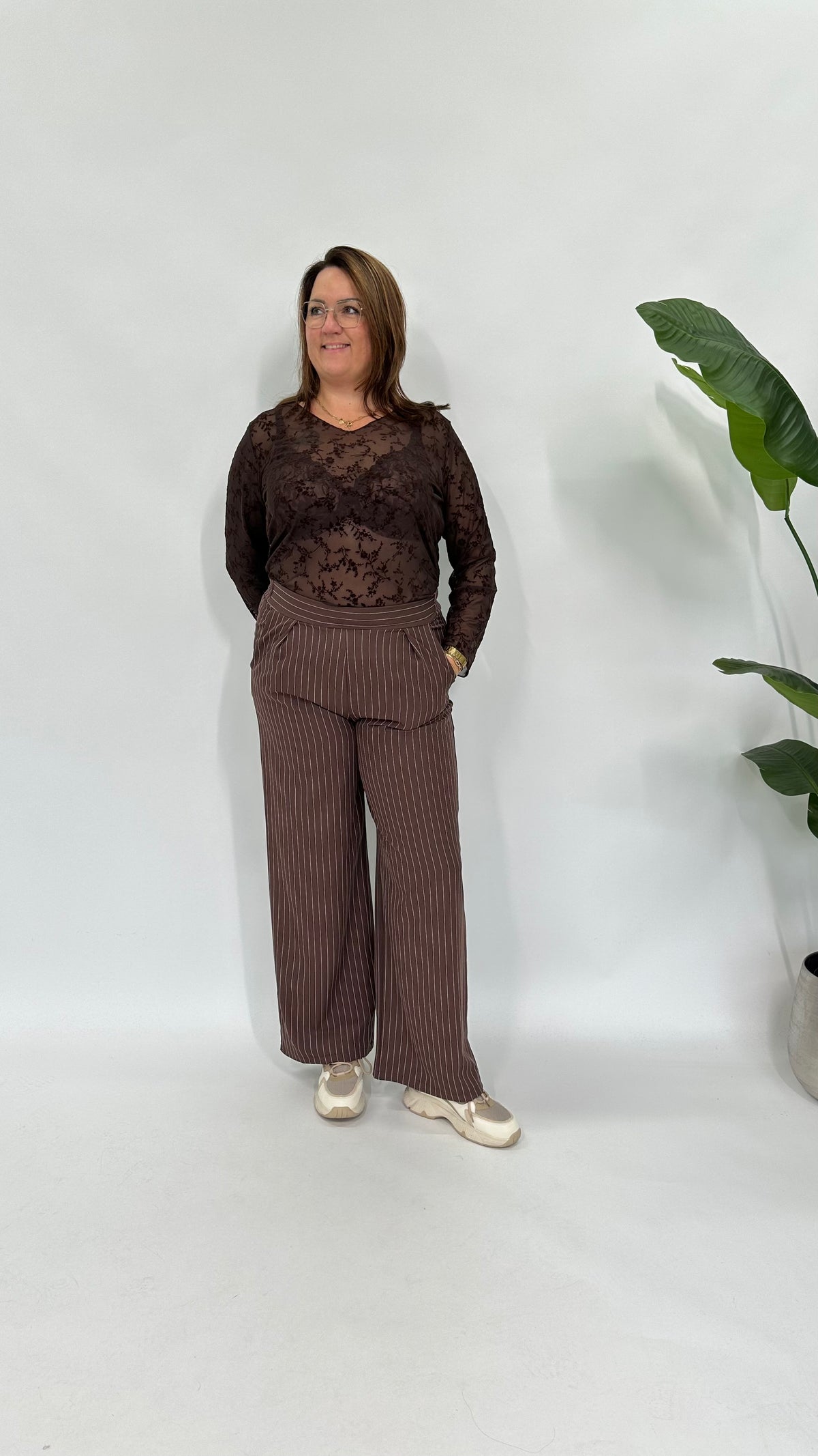 KRIJTSTREEP PANTALON BRUIN