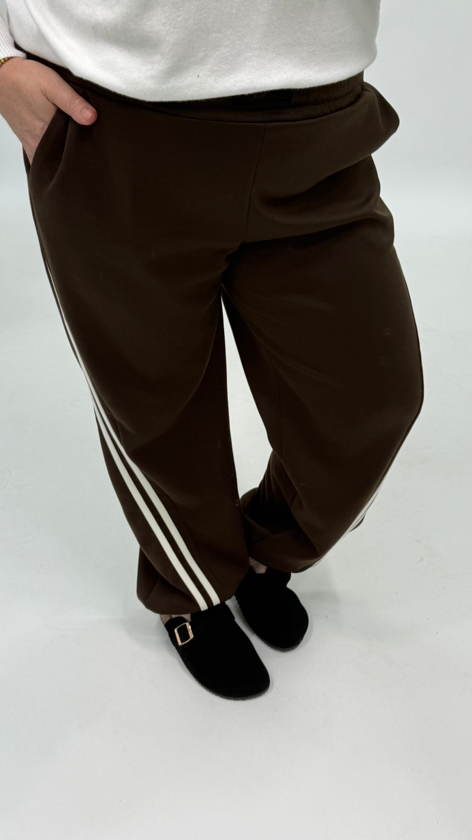 SPORTI JOGGER MET DUBBELE STREEP - 2192