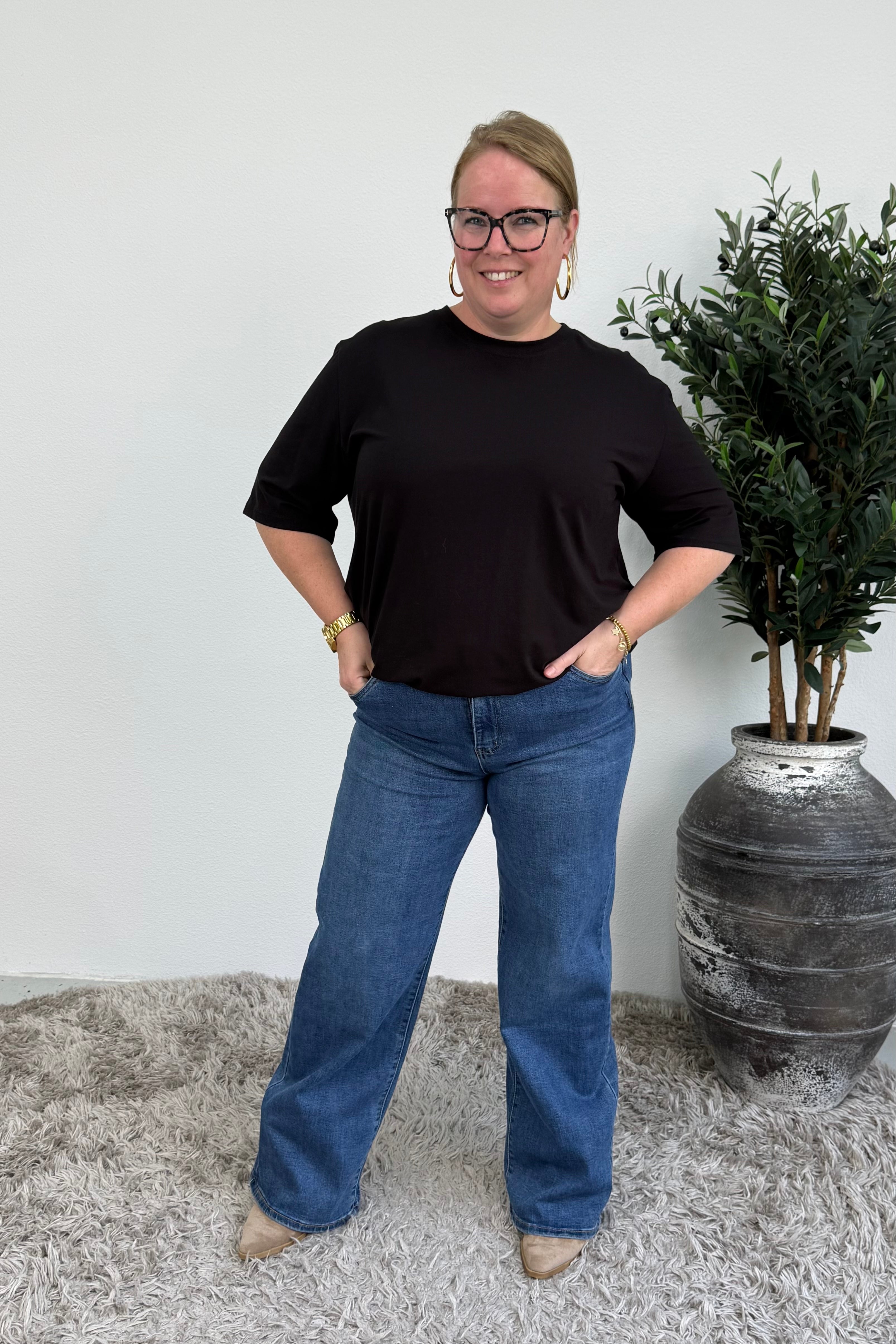 BASIC KATOENEN T-SHIRT ZWART