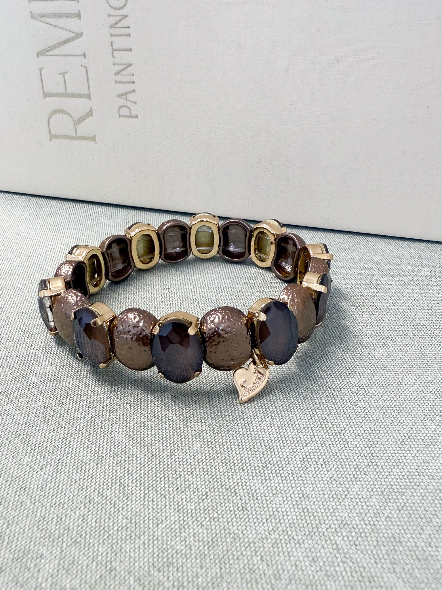 GLAM CHARM