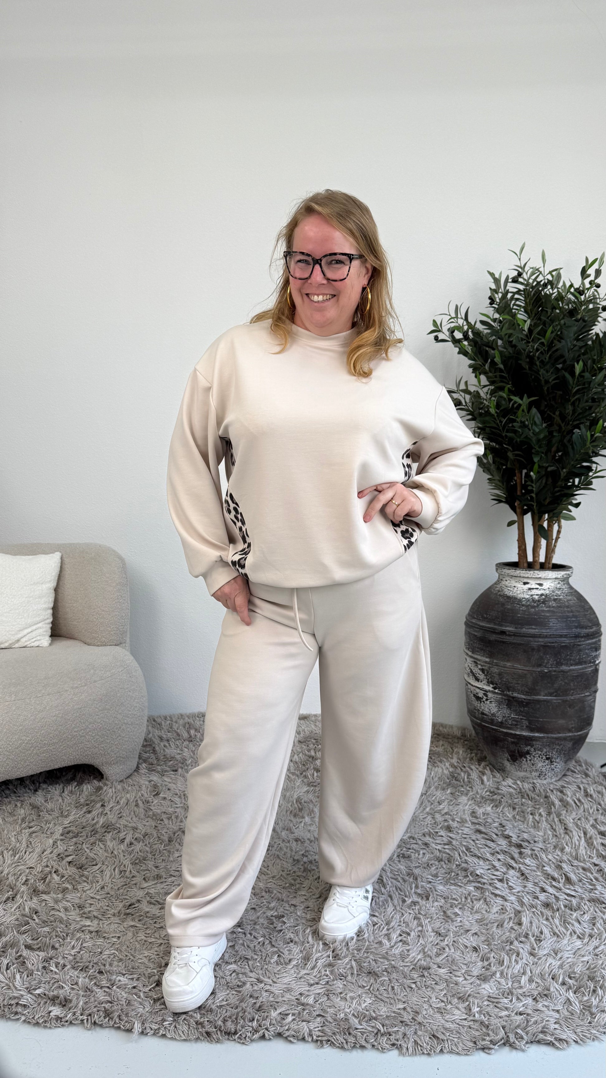 PANTERSTREEP SWEATER BEIGE