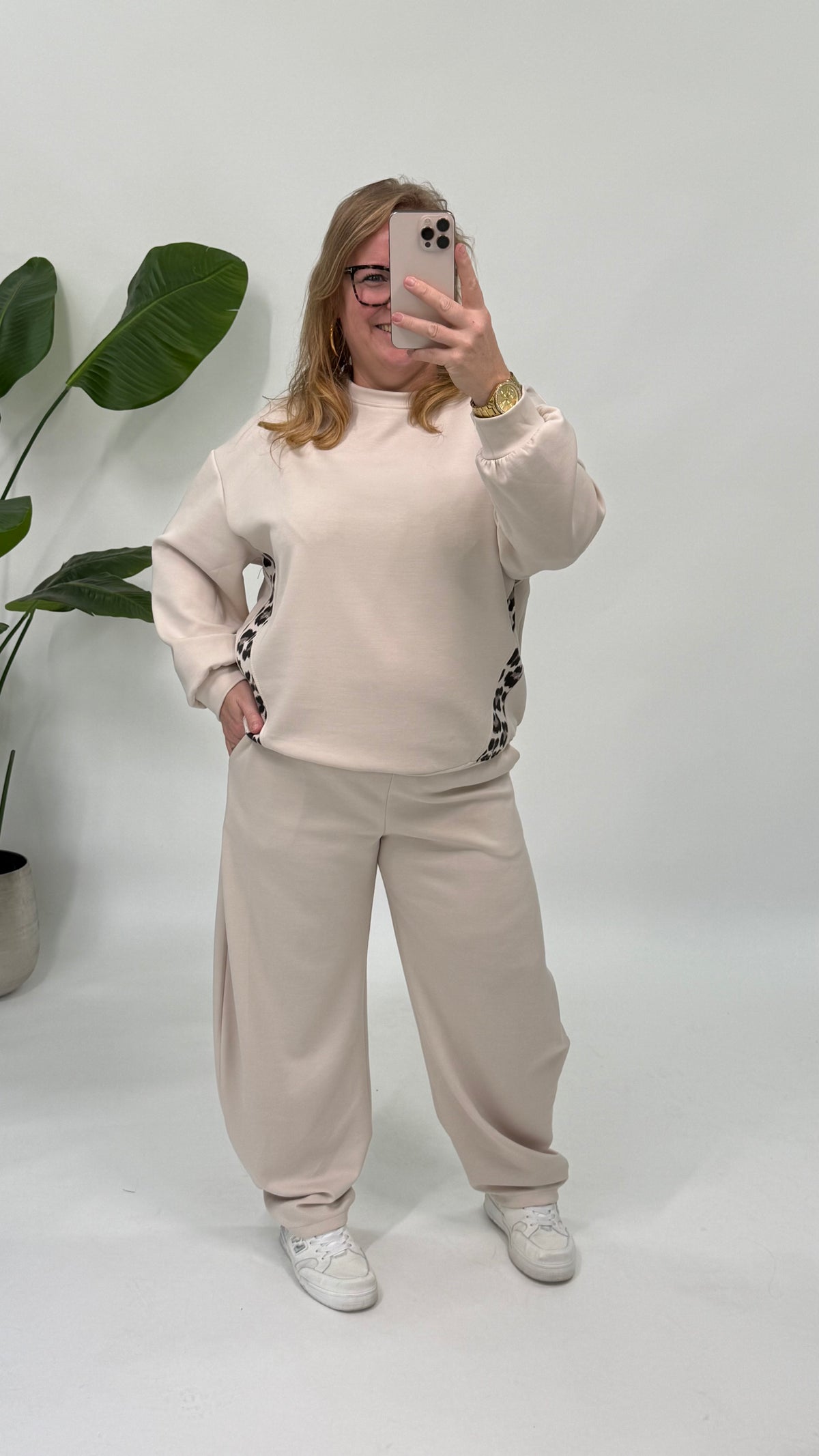 PANTERSTREEP SWEATER BEIGE