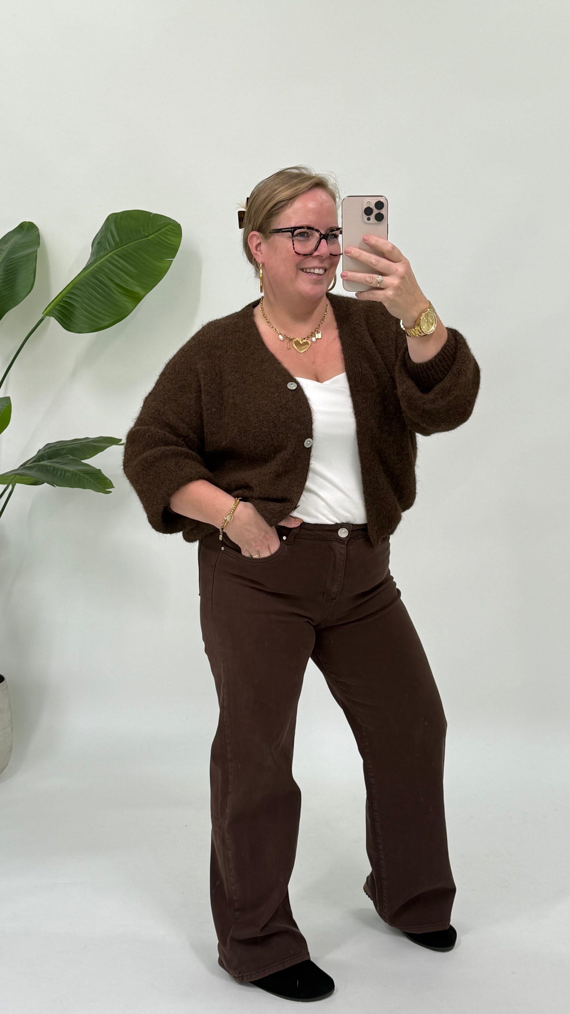 GEBREIDE CARDIGAN MET KNOPEN BRUIN