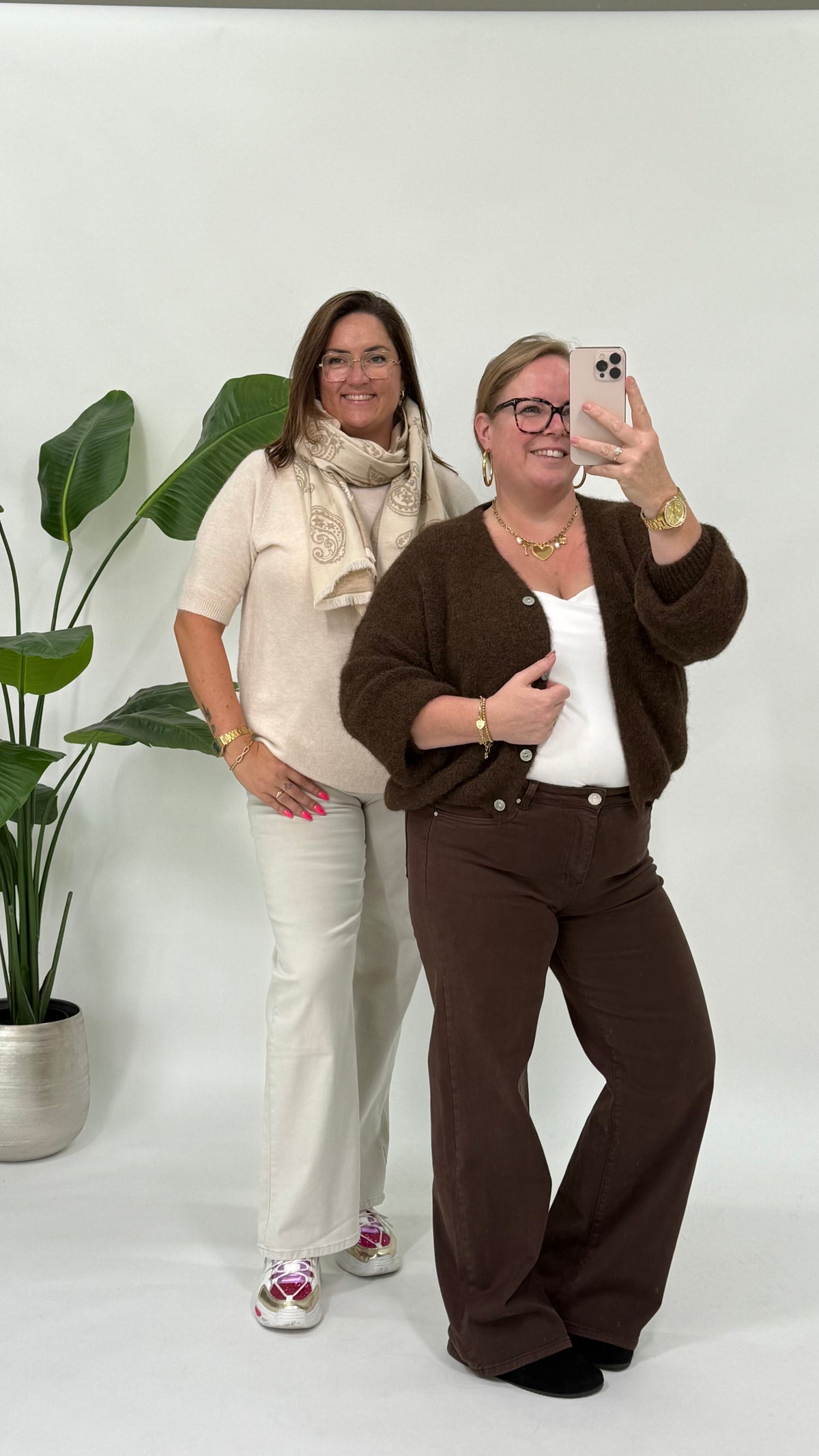 GEBREIDE CARDIGAN MET KNOPEN BRUIN
