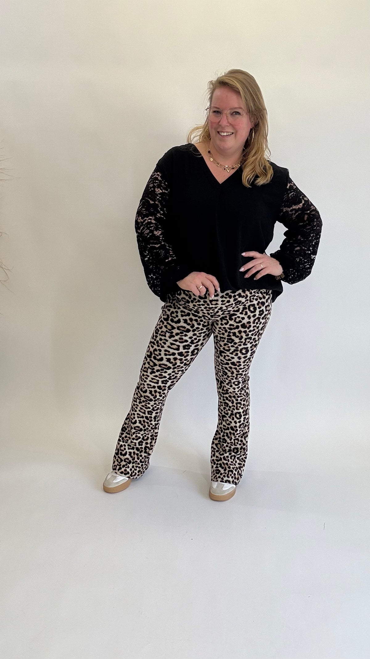 V-HALS TOP MET KANT - 1398