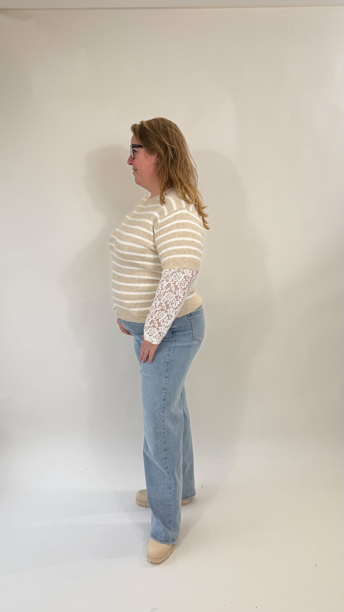 SWEATER TOP MET LACE MOUW - 1930