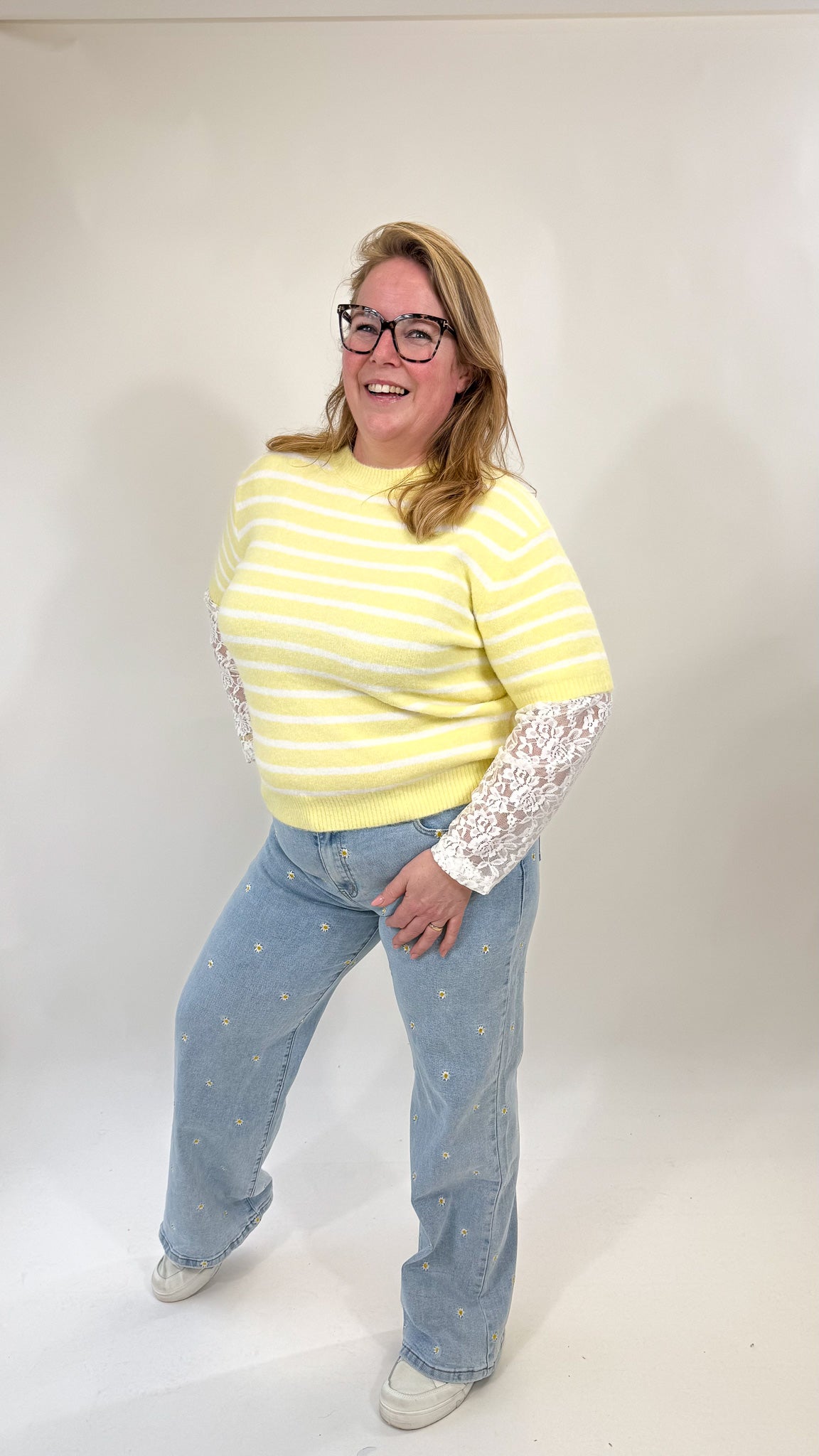 SWEATER TOP MET LACE MOUW - 1930