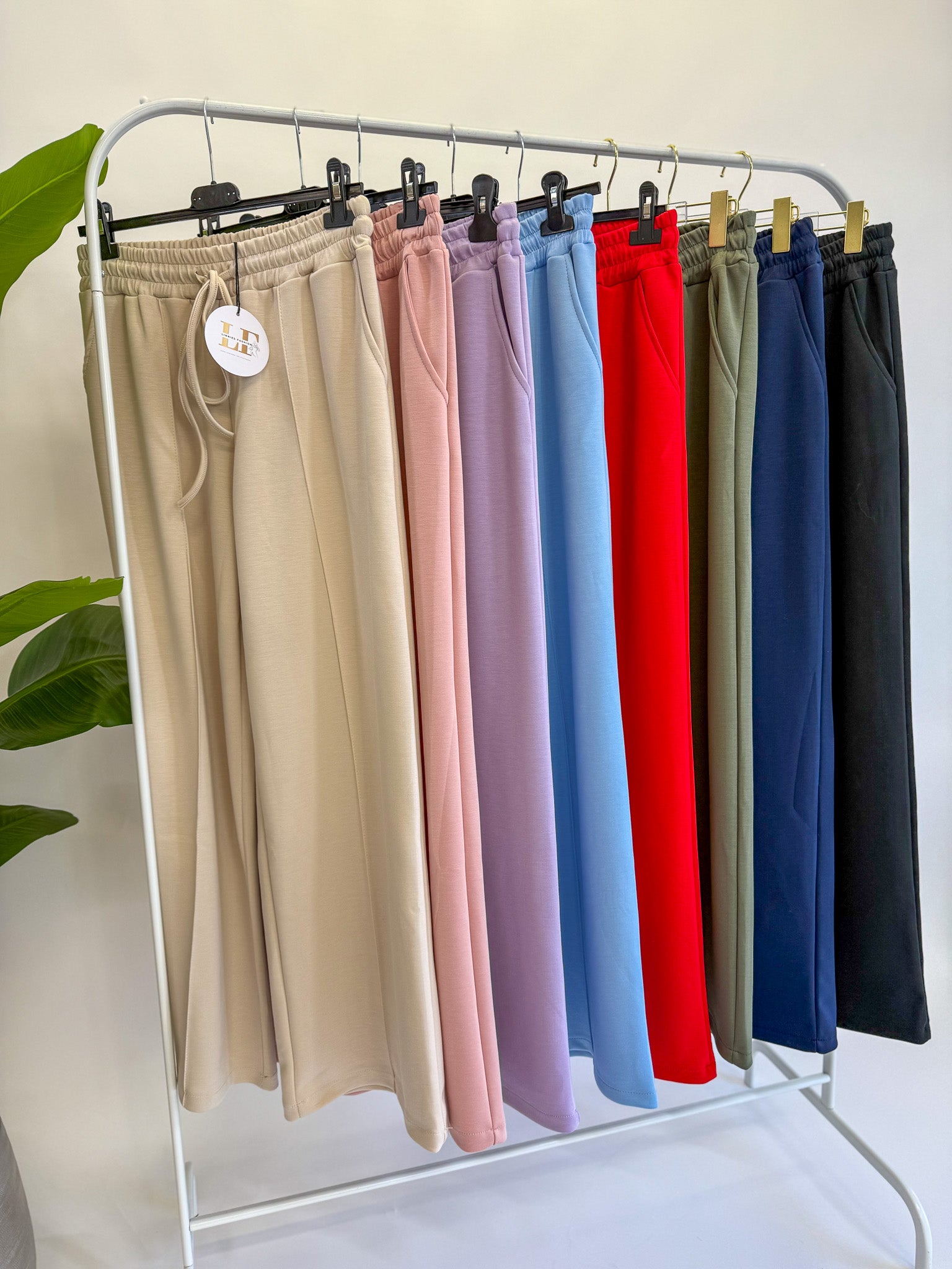 JOGGER-HOSE (40 B/M 48+) – 3 KLEID