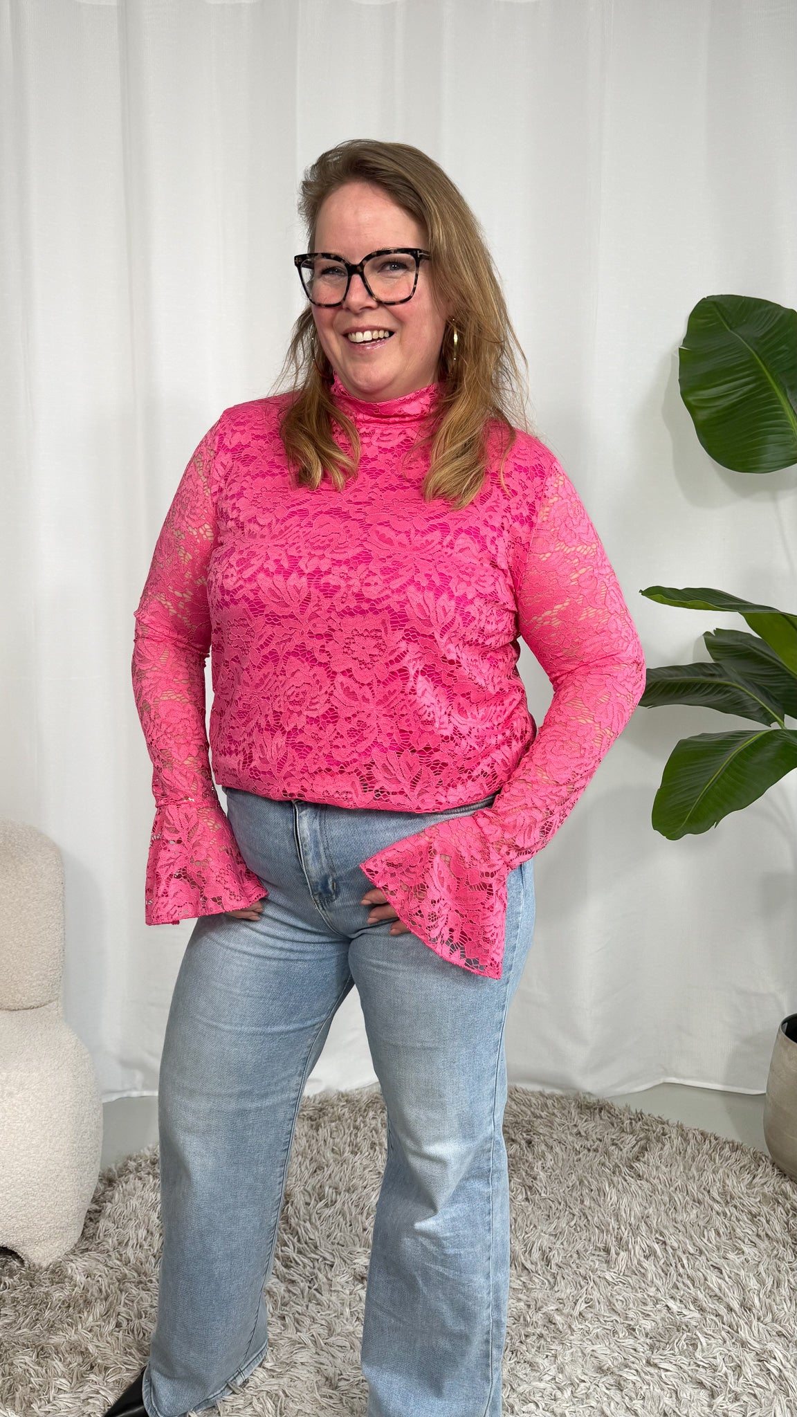 LACE TOP MET FLARED MOUW - 1943