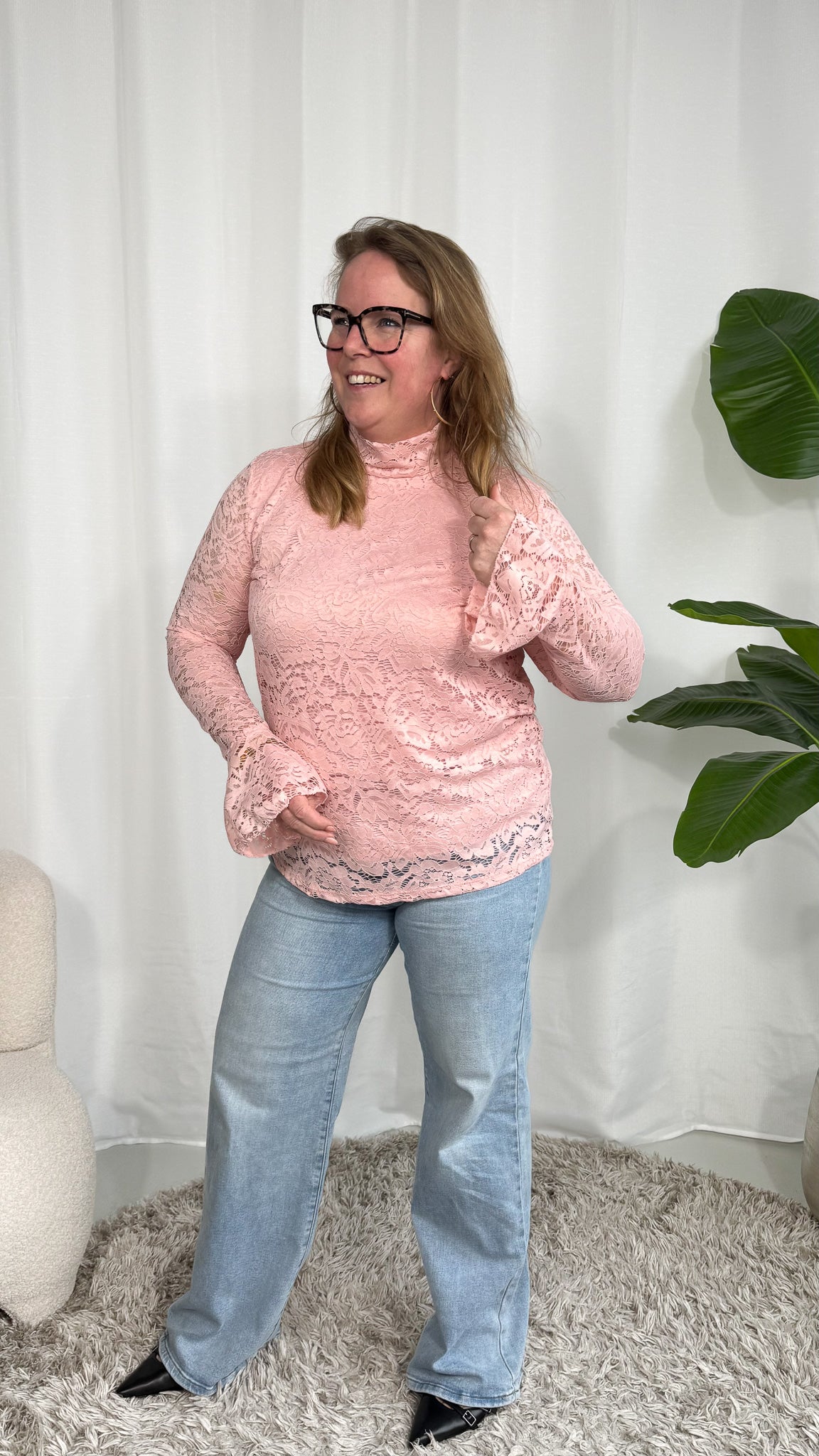 LACE TOP MET FLARED MOUW - 1943