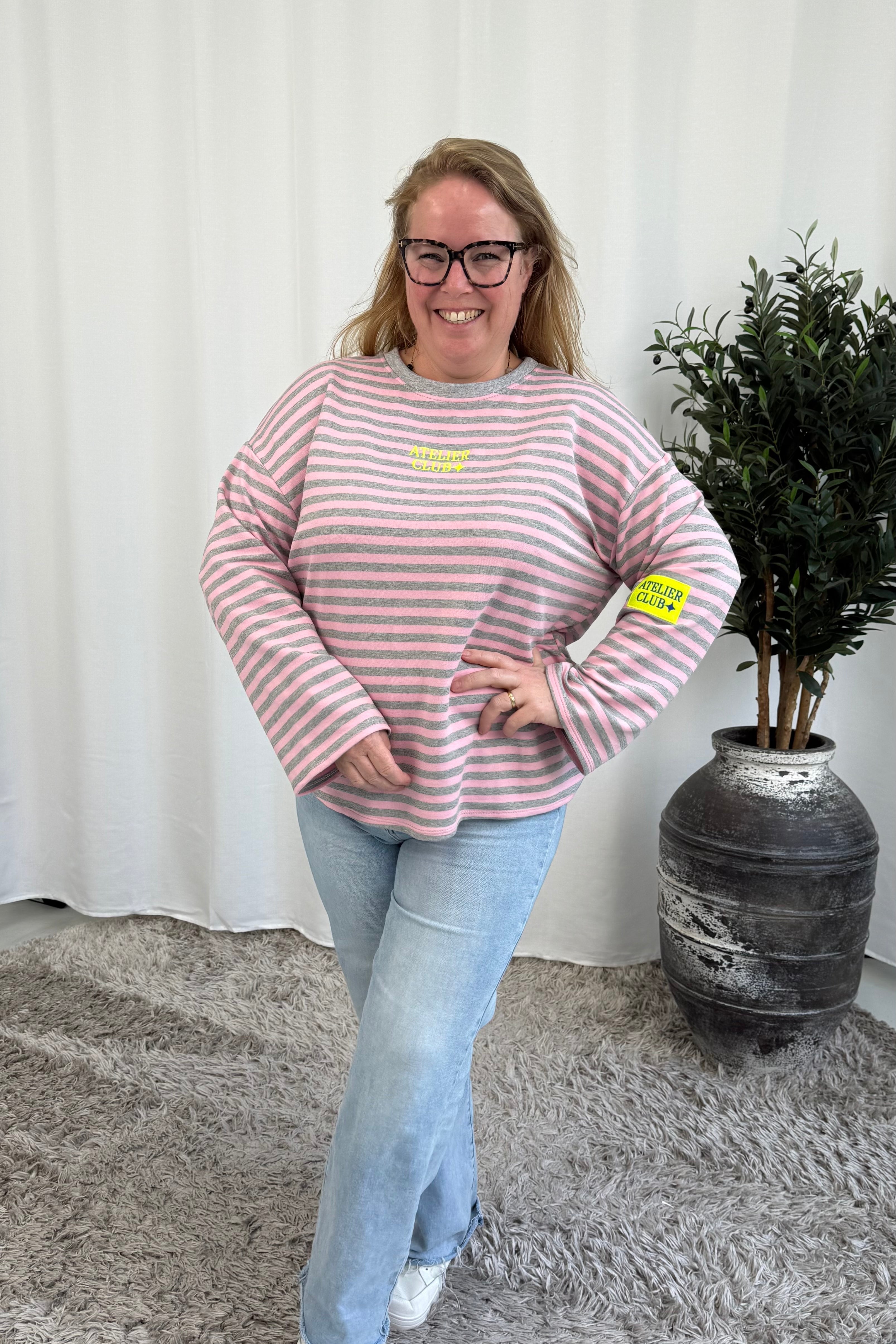 ATELIER CLUB STREEP SWEATER GRIJS/ROZE