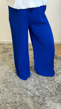 JOGGER-HOSE (40 B/M 48+) – 3 KLEID