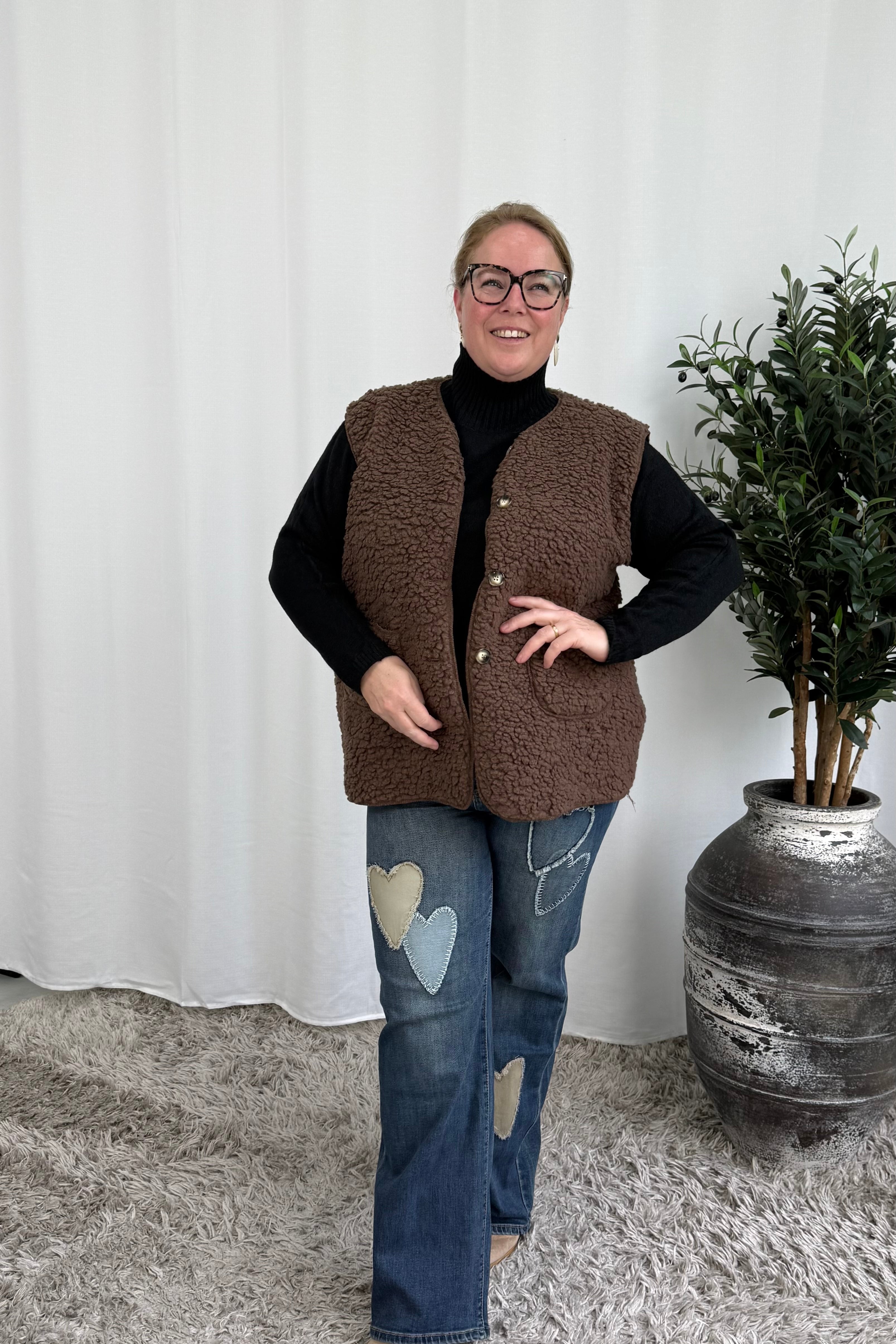 TEDDY GILET MET ZAKKEN BRUIN