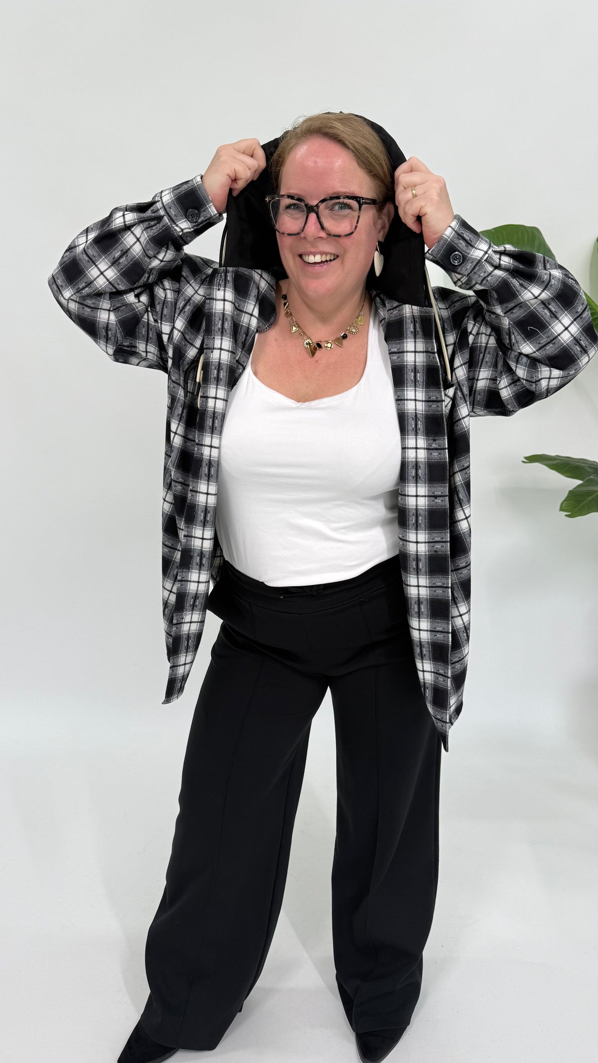 RUIT BLOUSE/JASJE MET CAPUCHON ZWART