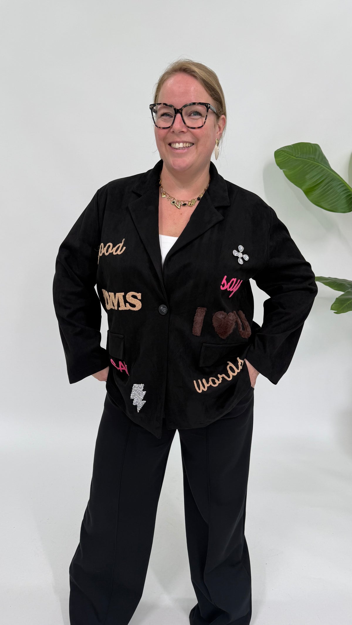 SUEDE LOOK WORDS BLAZER ZWART