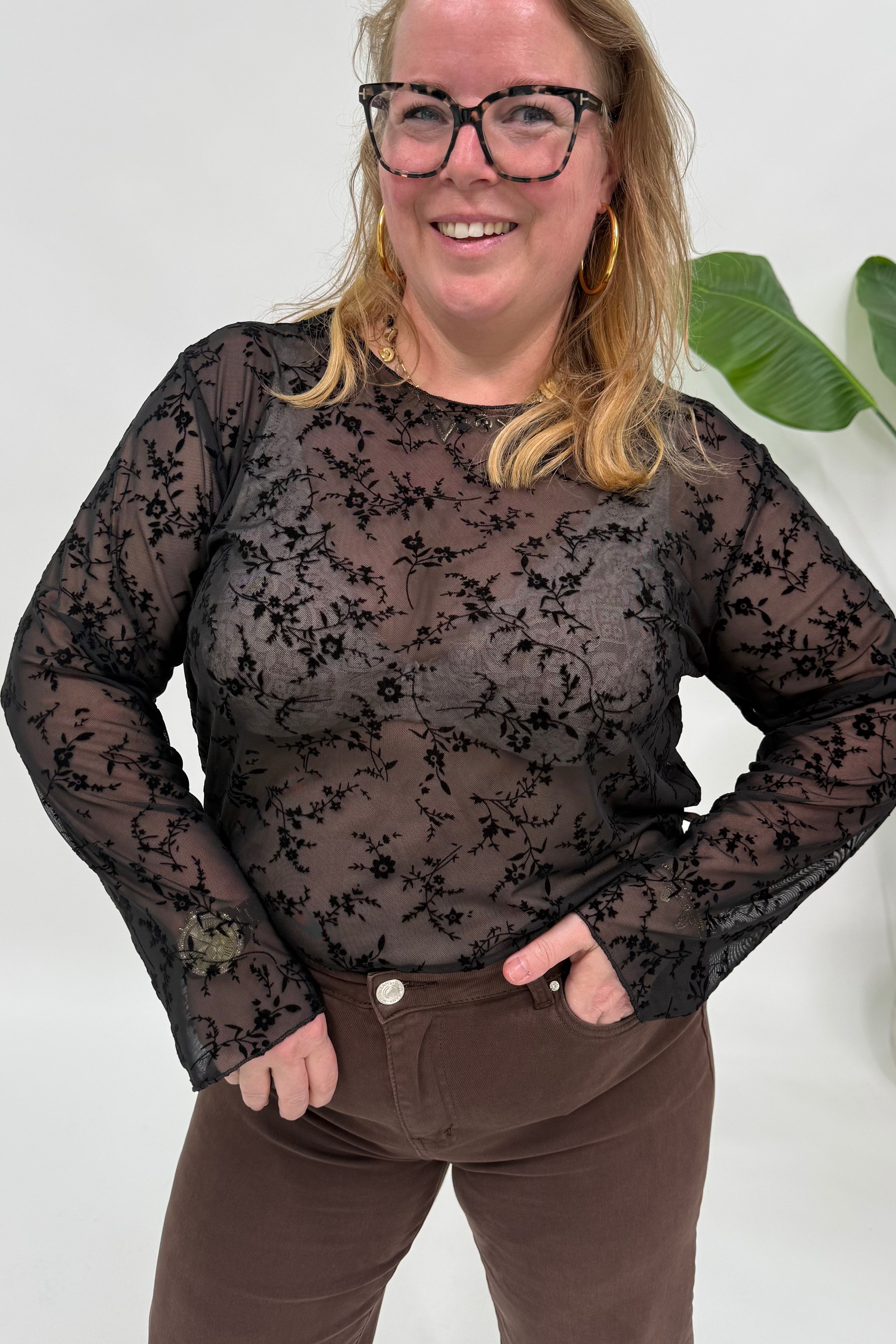LACE TOP FLOWERS ZWART