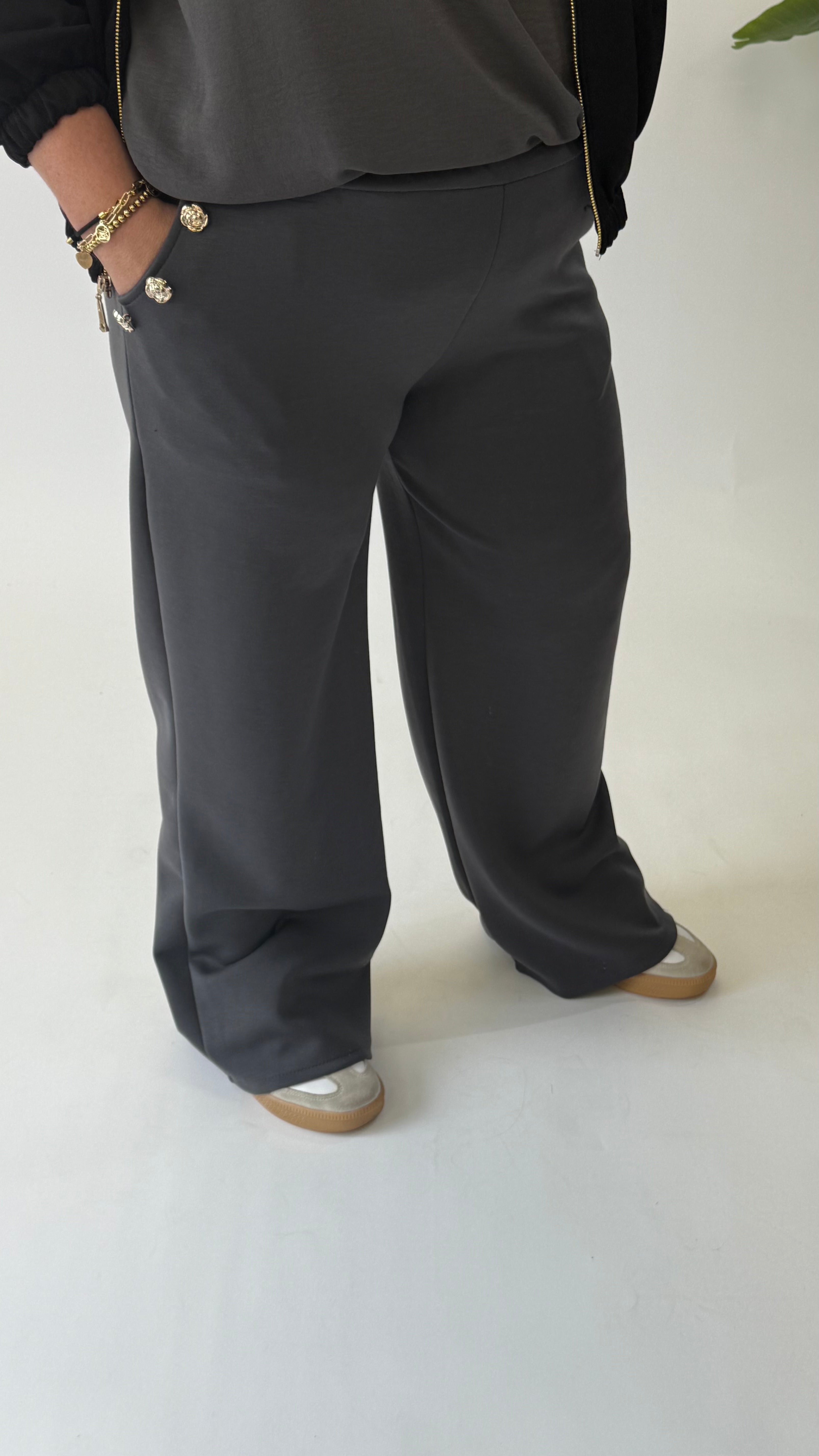 JOGGER WIDE LEGG FLOWER KNOOP - 1707