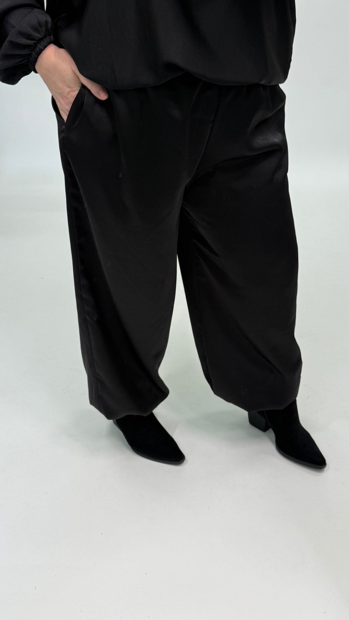 SILK LOOK BROEK ZWART