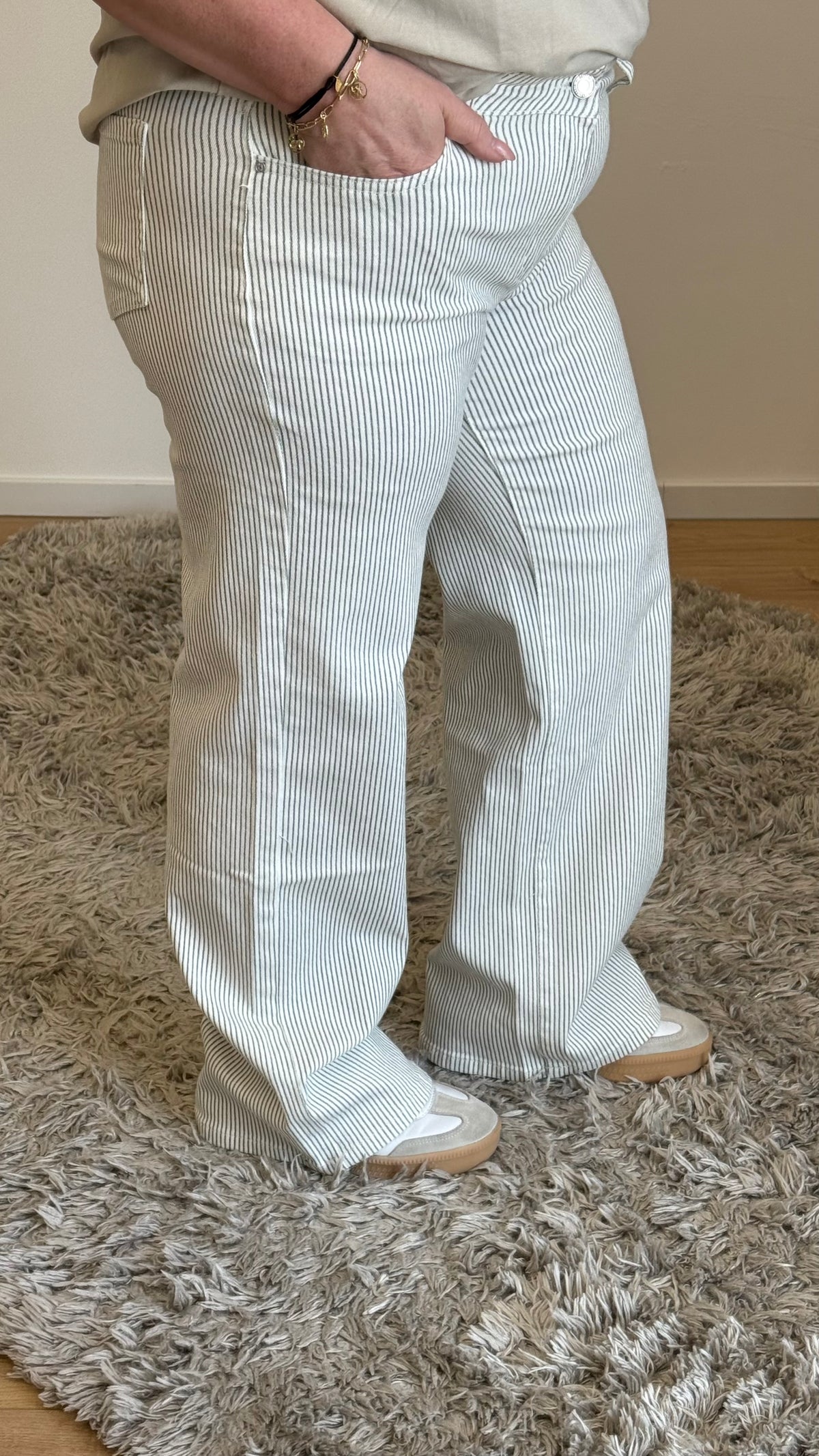 GOODIES JEANS WIDE LEG STREEP - Q839