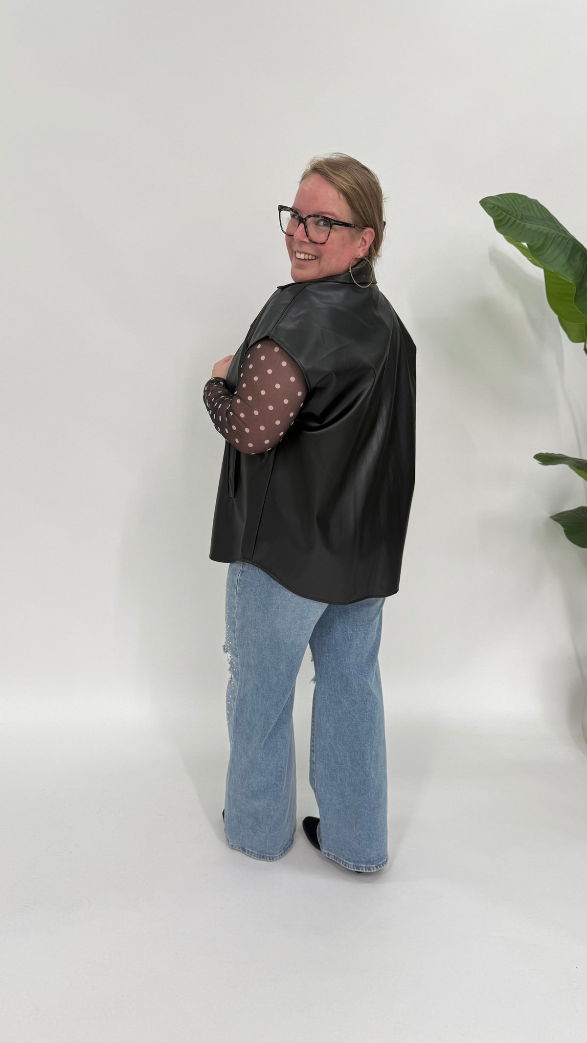 LEATHER LOOK GILET ZWART