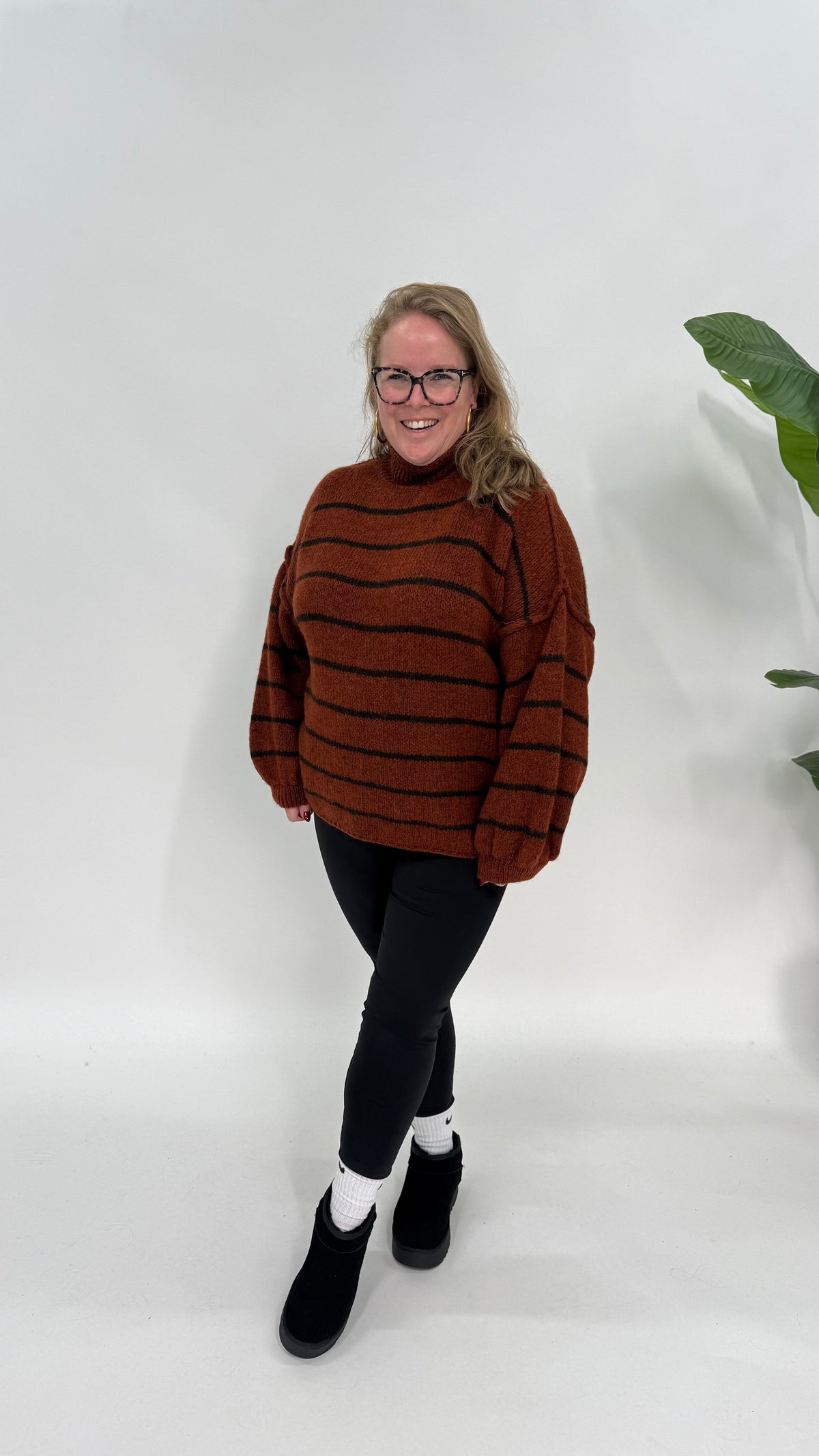 STREEP KNIT MET BALLONMOUW BRIQUE