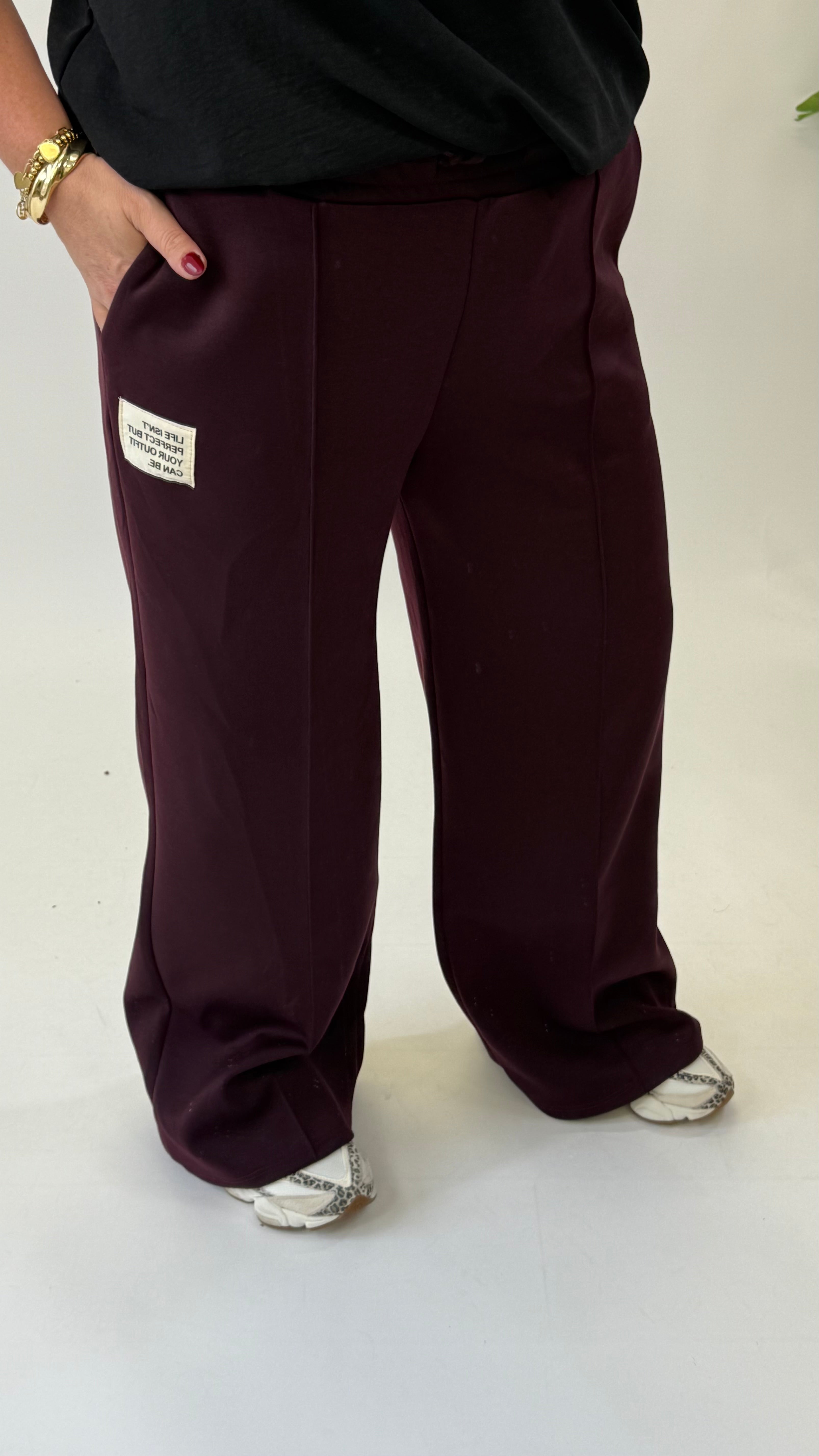 LIFE ISN'T PERFECT JOGGER - 1751