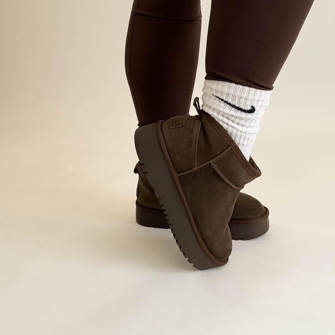 UGGIES REAL LEATHER - KOFFIE BRUIN