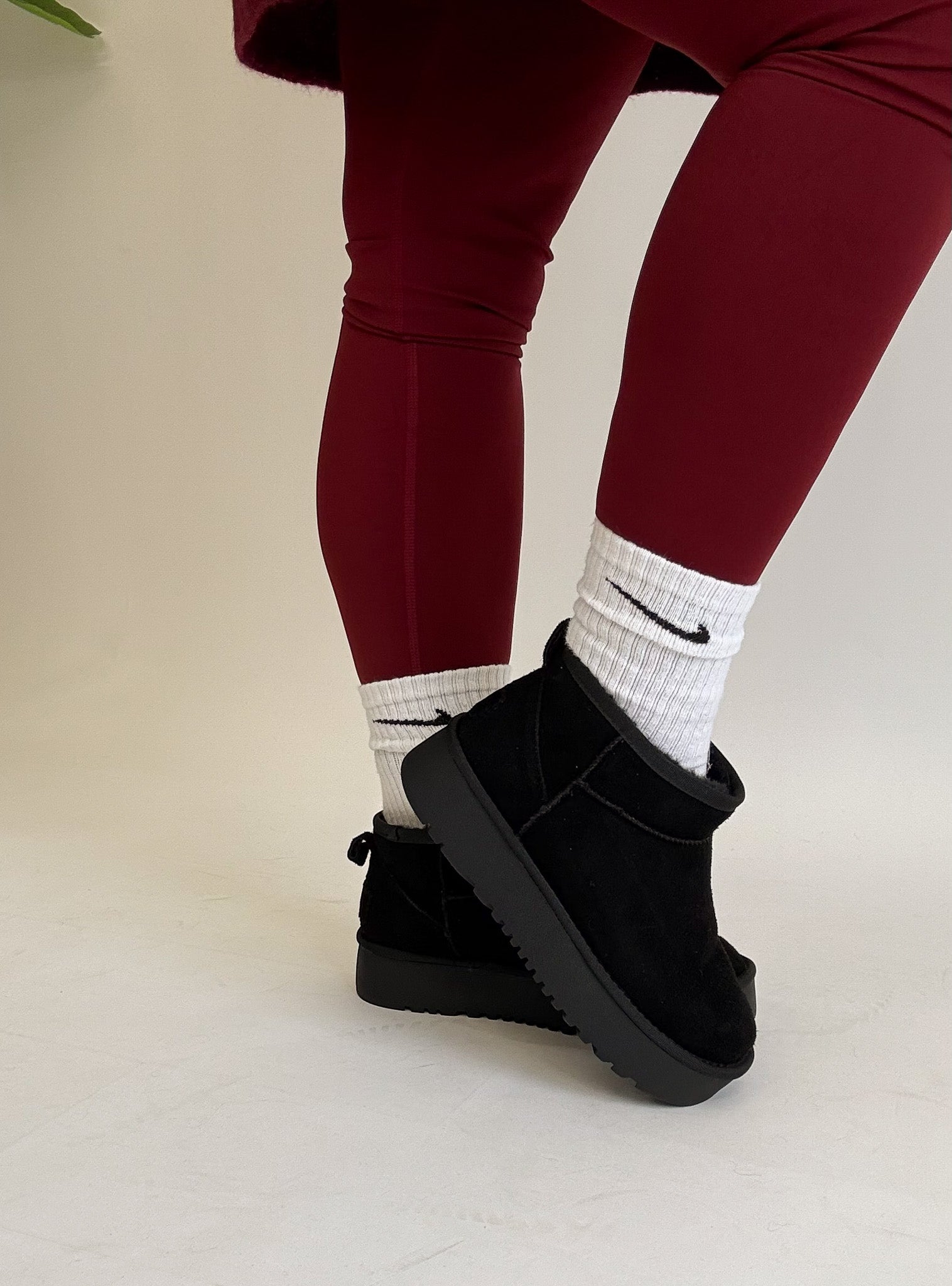 UGGIES REAL LEATHER - ZWART