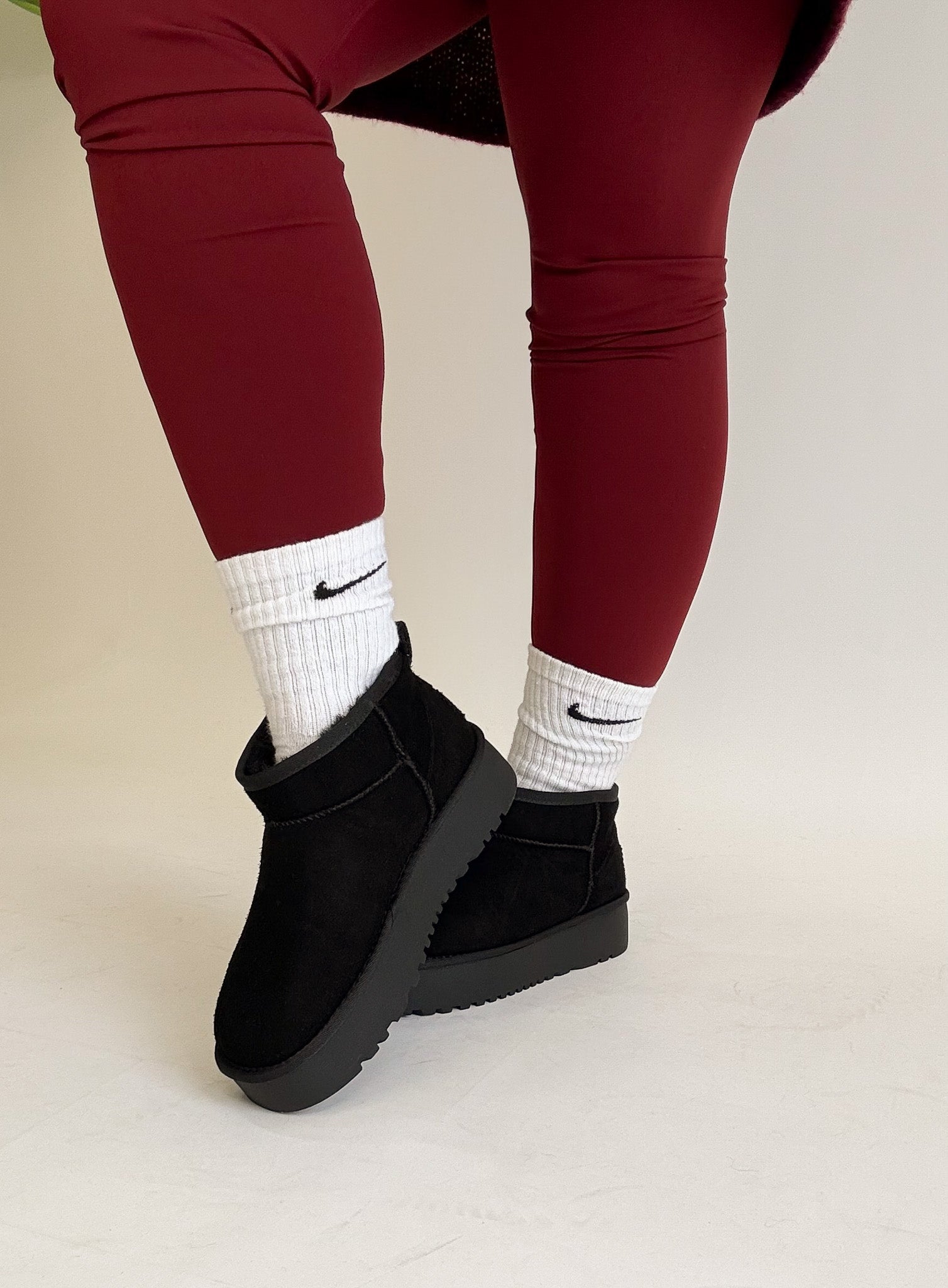 UGGIES REAL LEATHER - ZWART