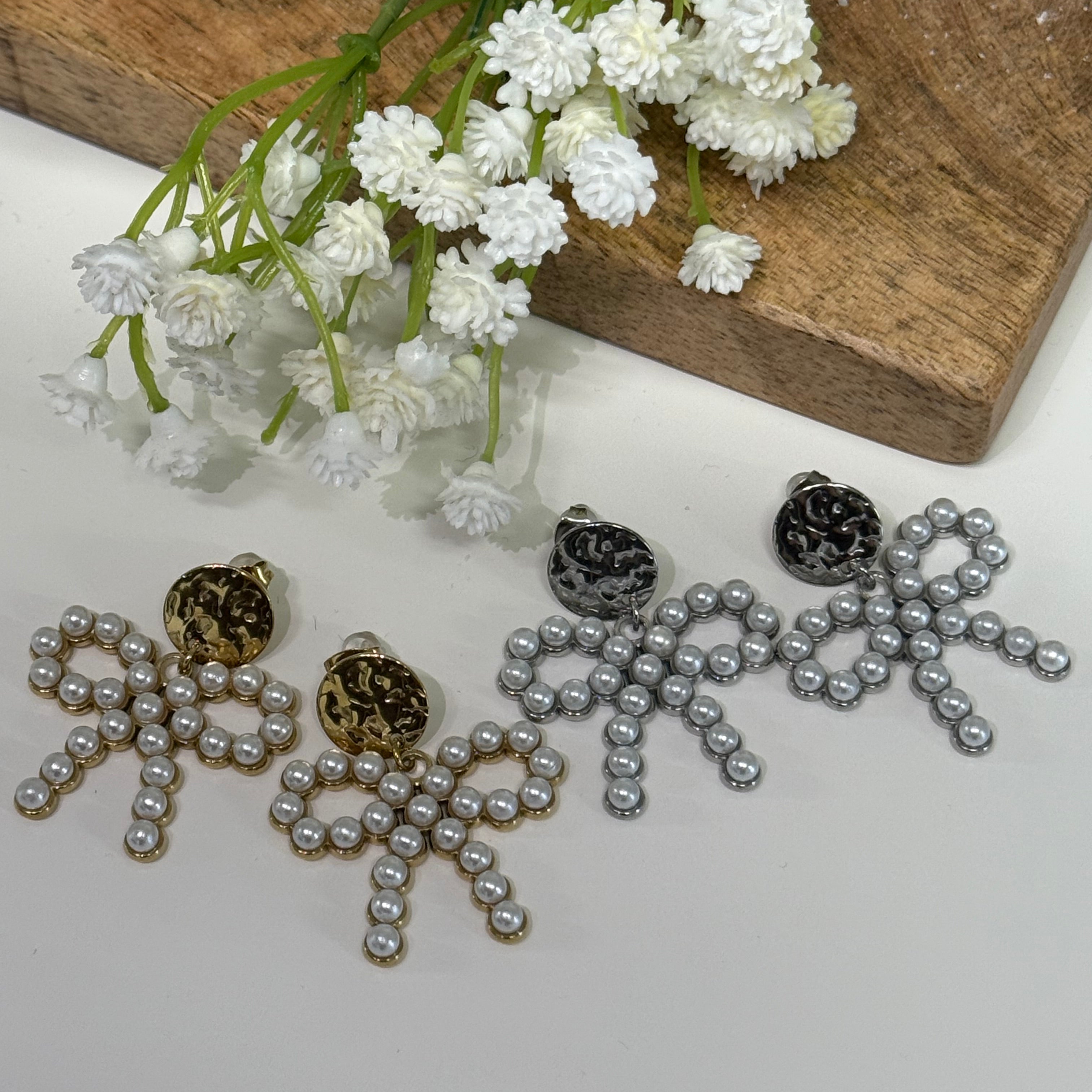 STRIKJES OORBELLEN PAREL