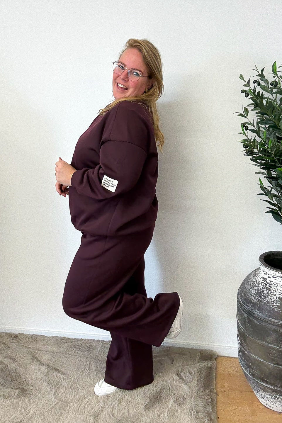 LIFE ISN'T PERFECT LANGE MOUW SET BURGUNDY