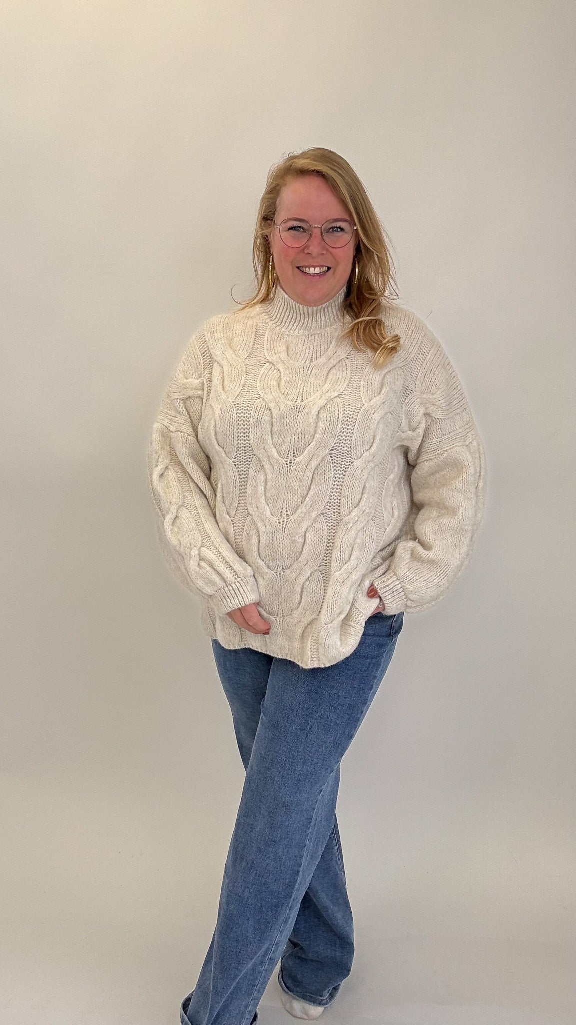 CABEL KNIT