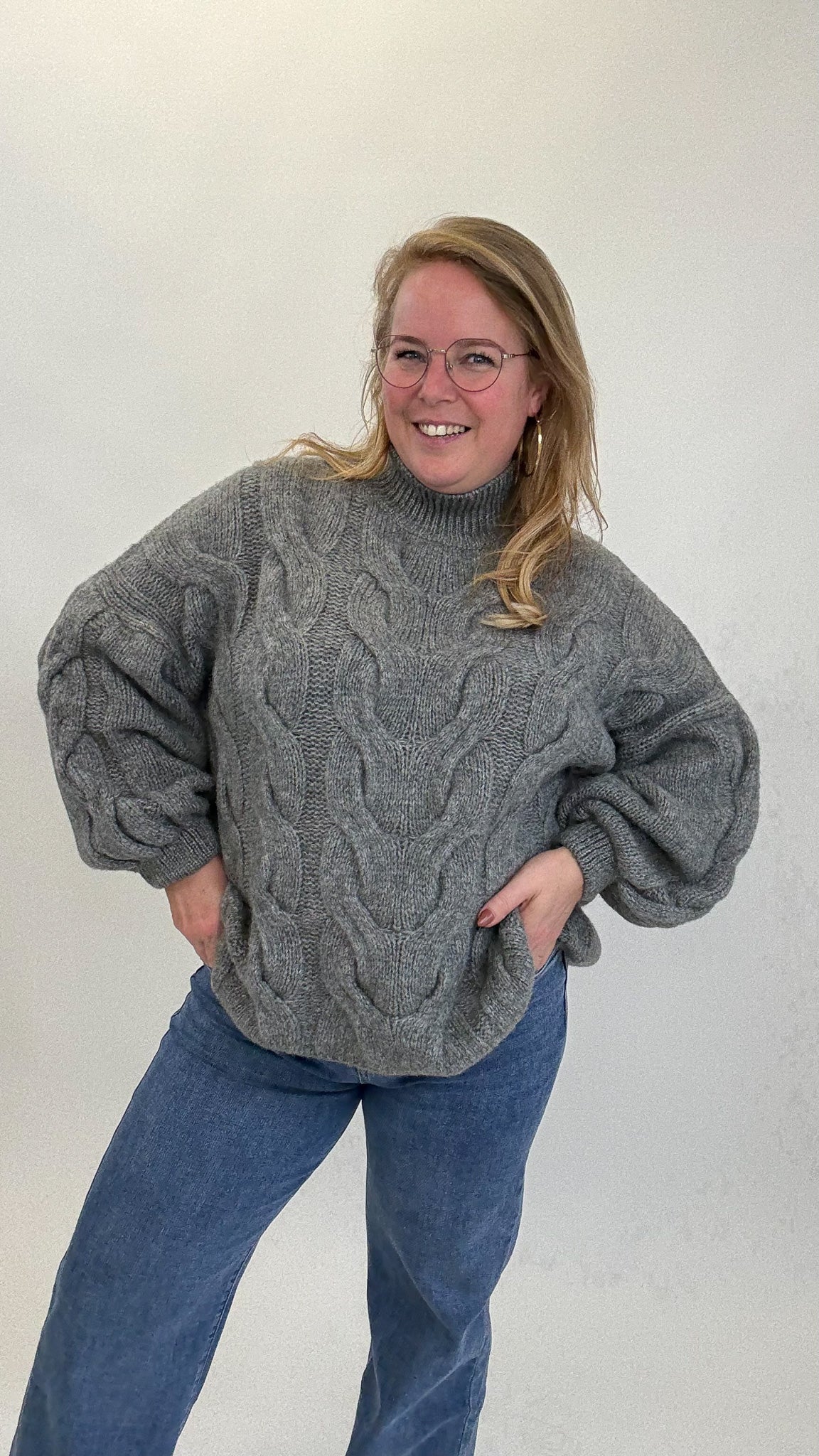 CABEL KNIT