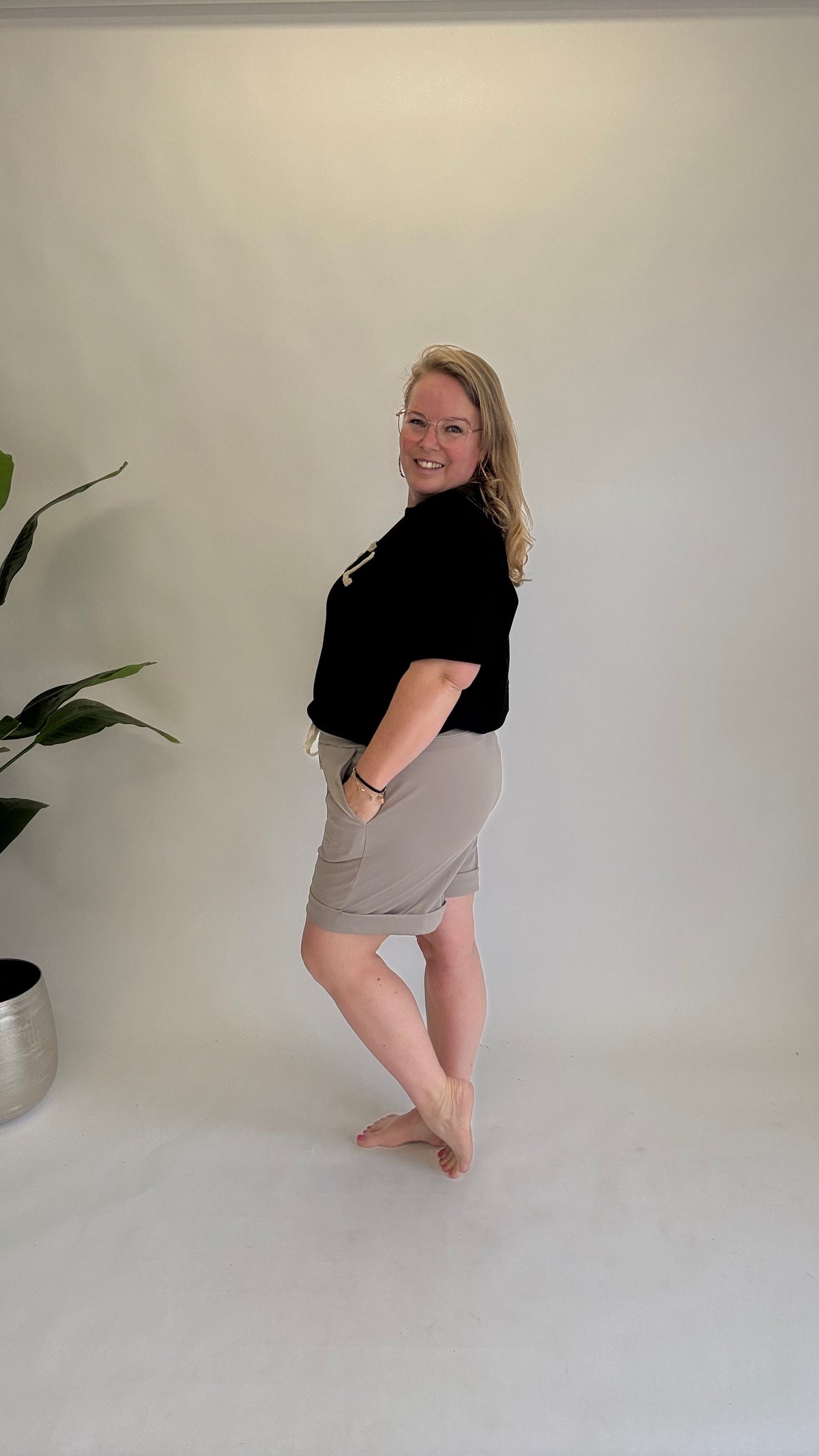 CLASSY SHORT - 1506