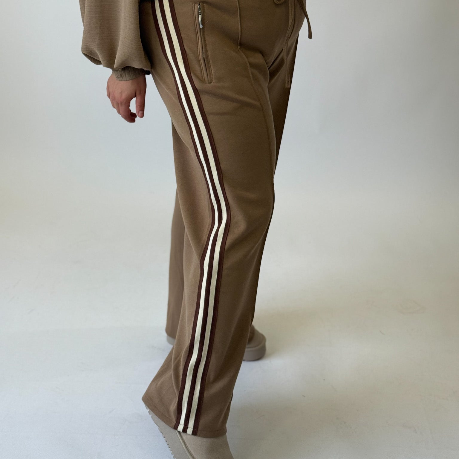 LUXE PANTALON STREEP JOGGER