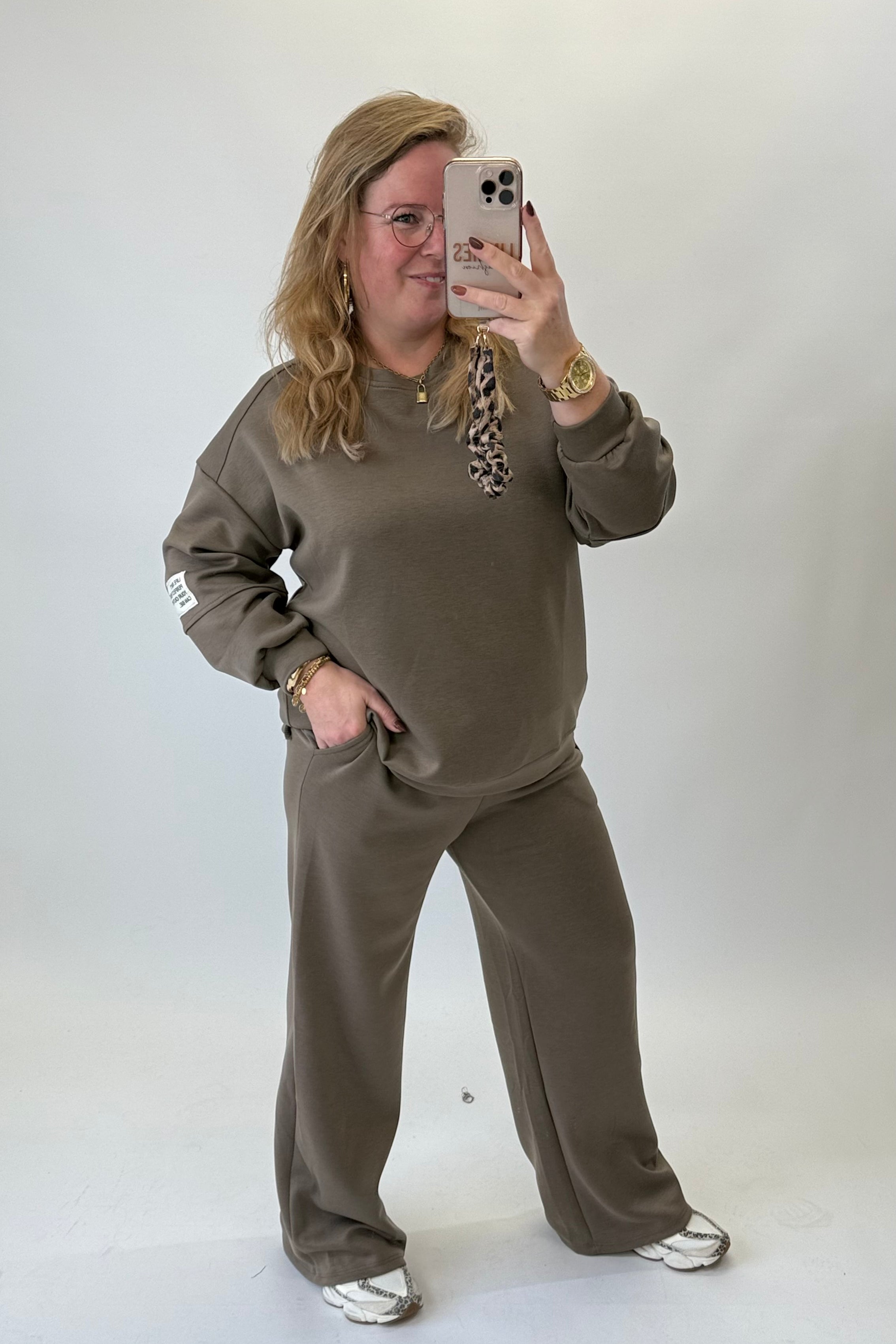 LIFE ISN'T PERFECT LANGE MOUW SET TAUPE